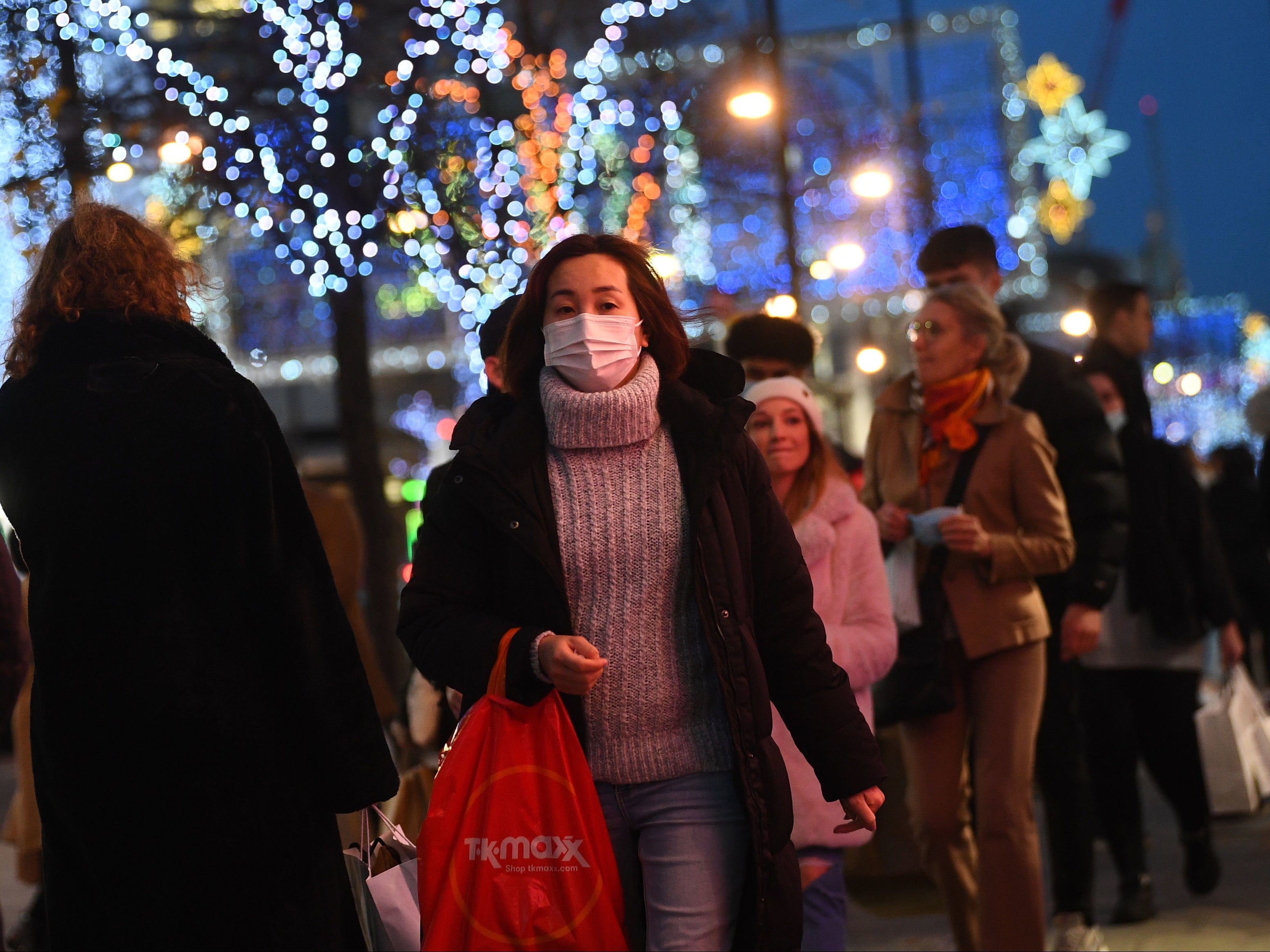 Christmas gatherings ‘not worth the risk,’ warns WHO