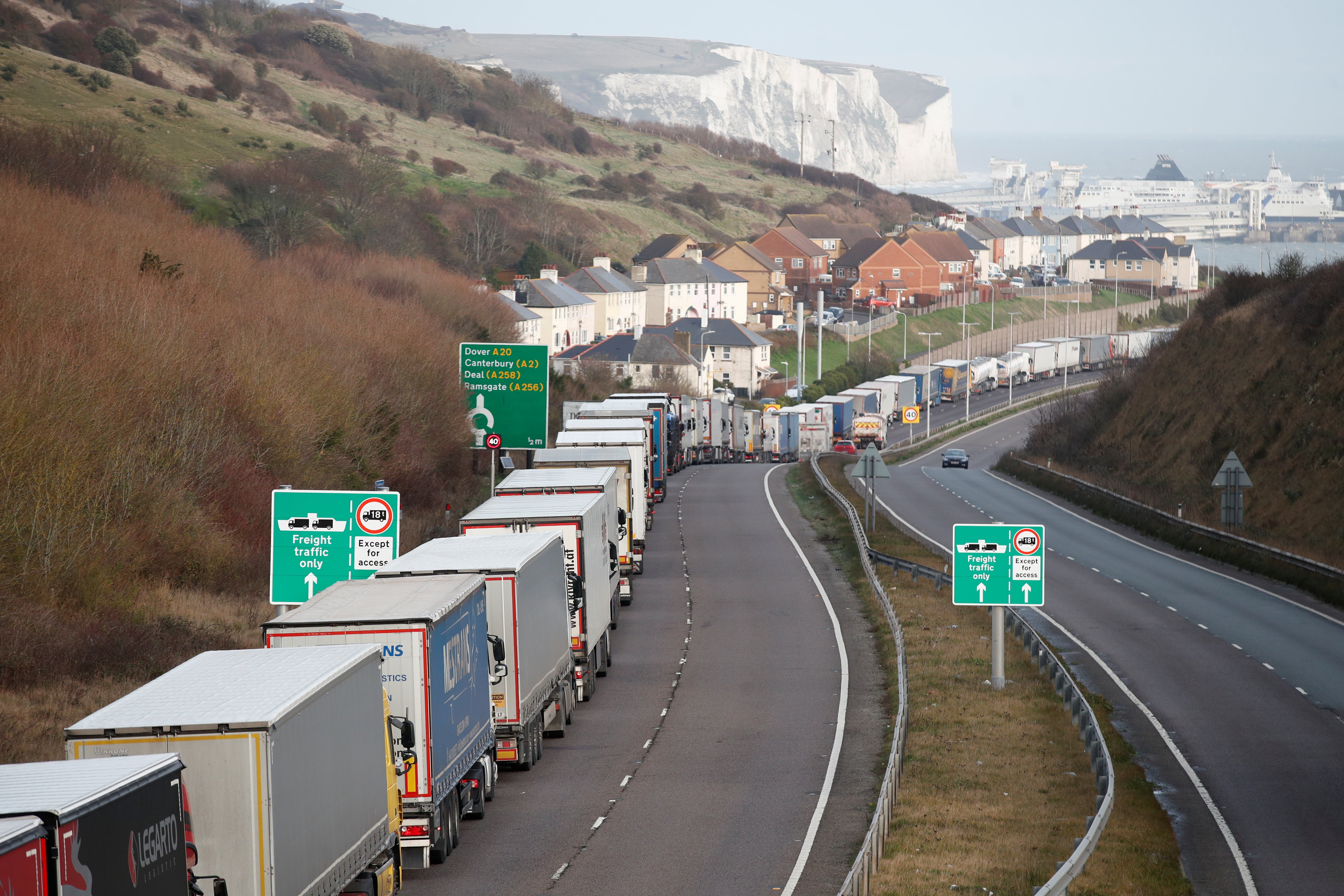 The report says that key decisions on border operations had been taken ‘very late’