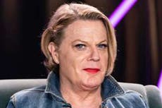 Eddie Izzard praised for use of she/her pronouns