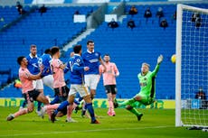 Welbeck levels late for Brighton against 10-man Sheffield United