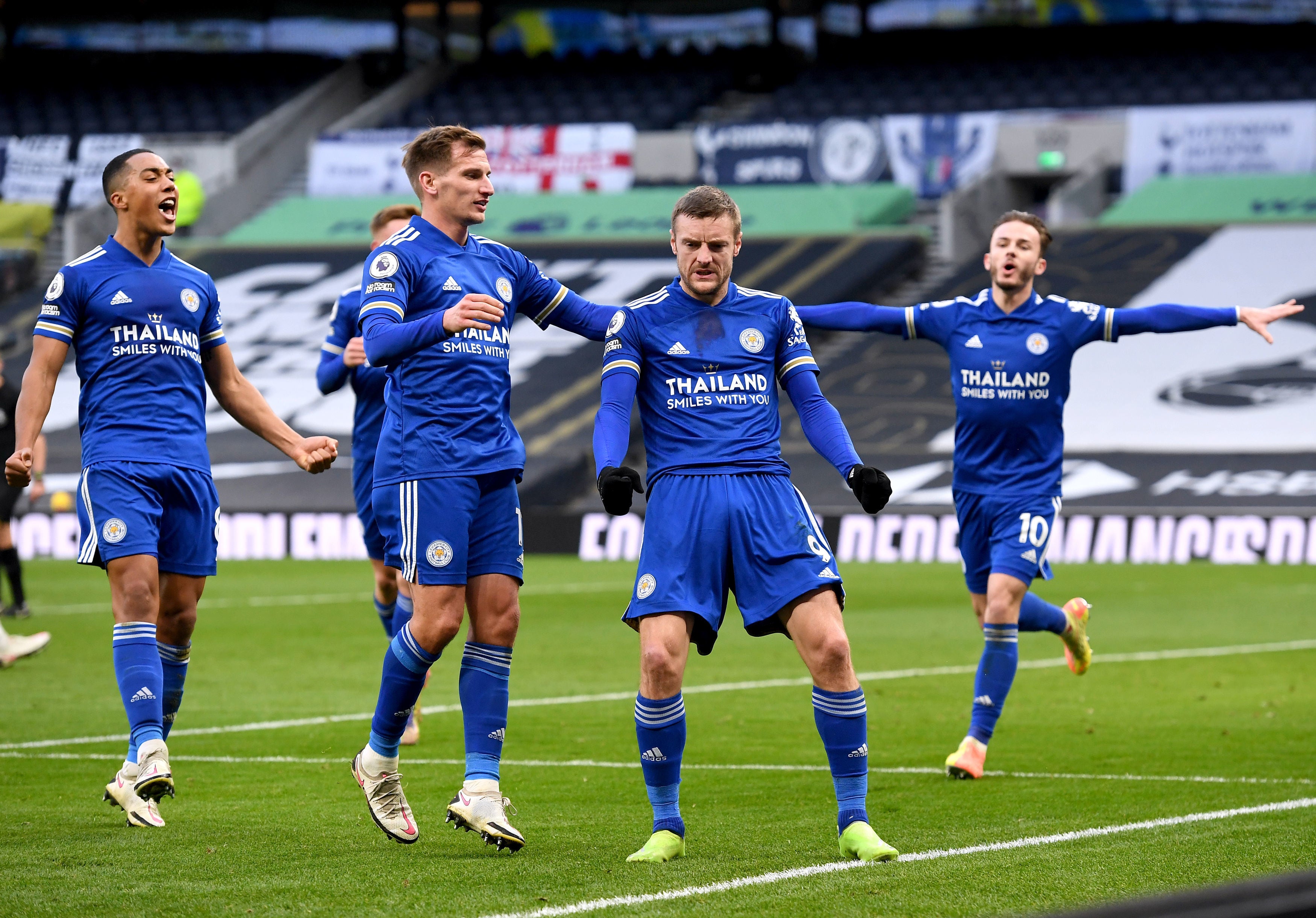 Jamie Vardy celebrates scoring from the spot