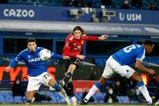 Cavani’s late strike sends United past Everton and into Carabao semis