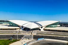 Passenger runs from airport after TSA finds loaded gun in his carry on