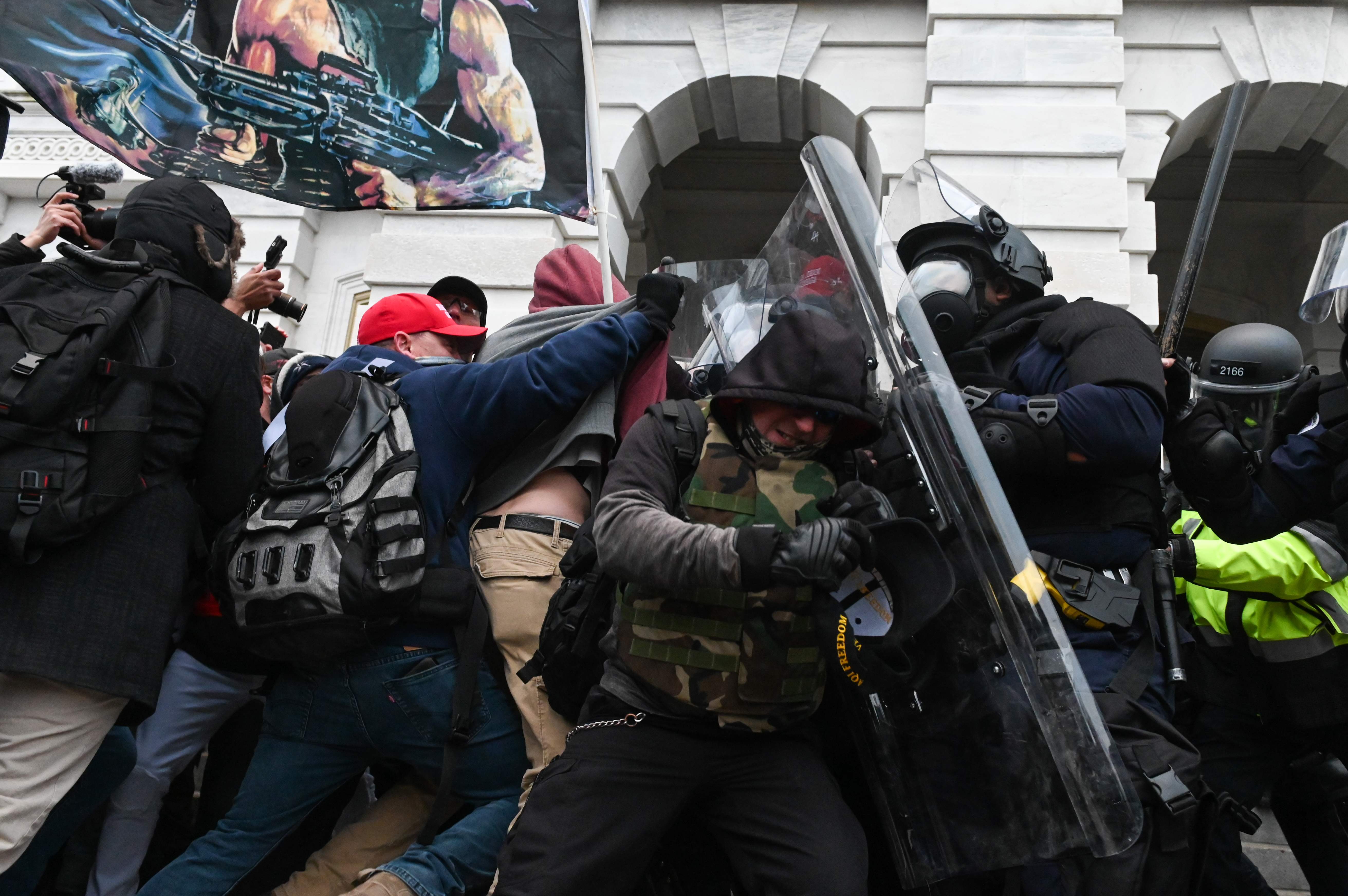 A US Capitol Police officer has died of injuries sustained during clashes with a mob of Trump's supporters