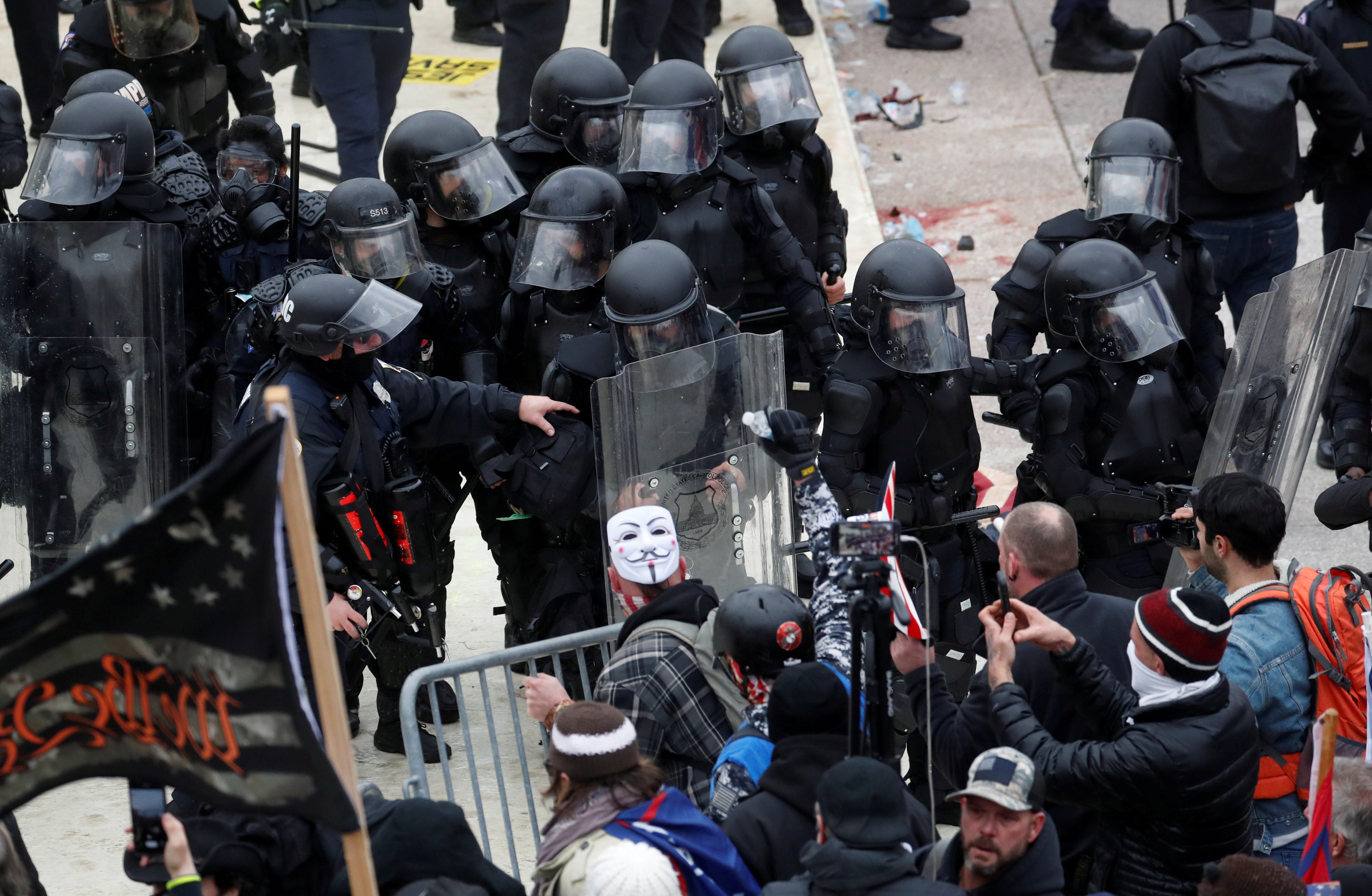 Pro-Trump protesters clash with Capitol Police during a rally to contest the certification of the 2020 U.S. presidential election results by the U.S. Congress, at the U.S. Capitol Building in Washington, U.S, January 6, 2021. (REUTERS/Shannon Stapleton)