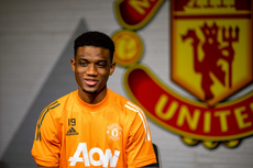 United reveal Diallo’s shirt number after teenage star arrives in UK