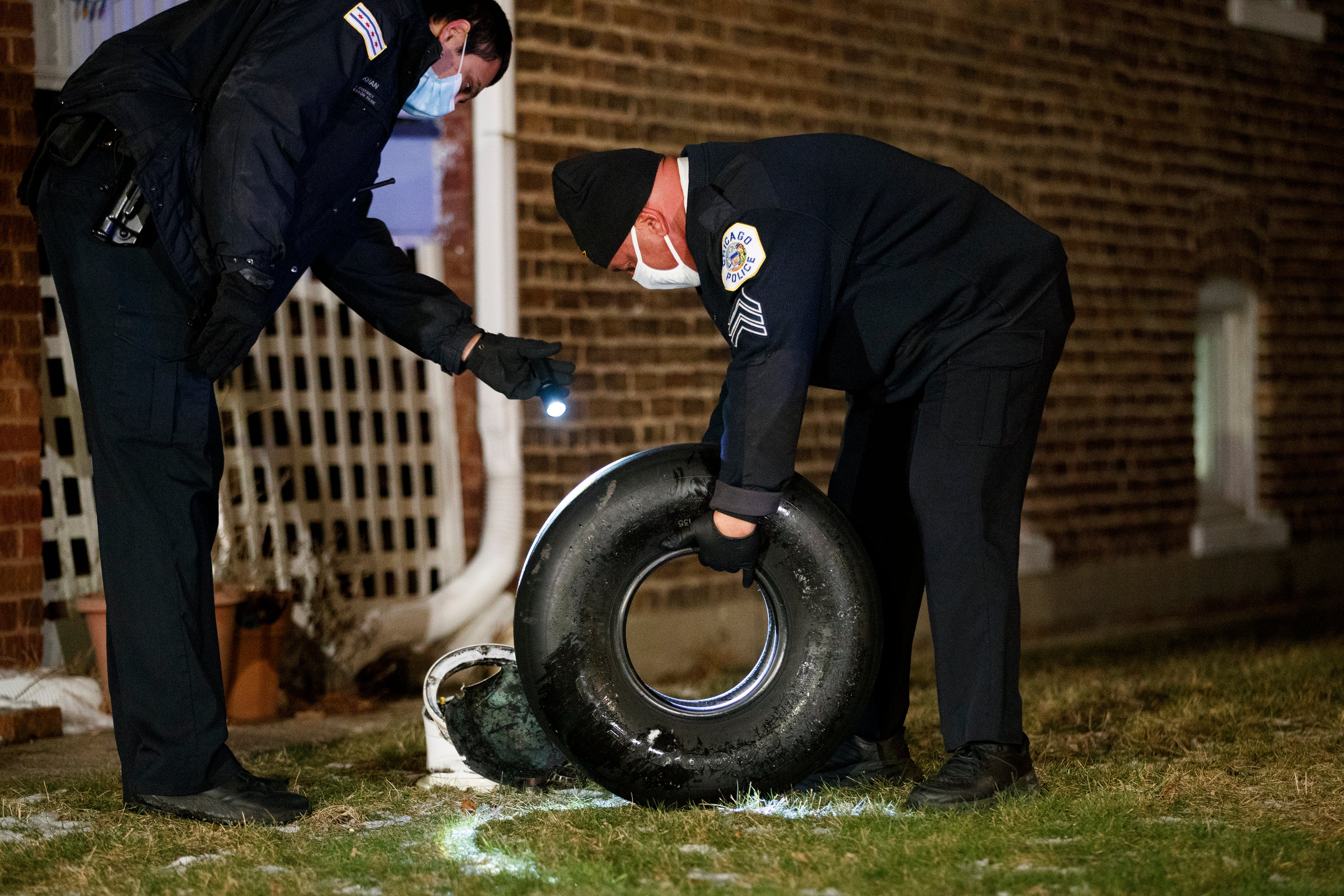 Chicago-Plane Tire Plunge