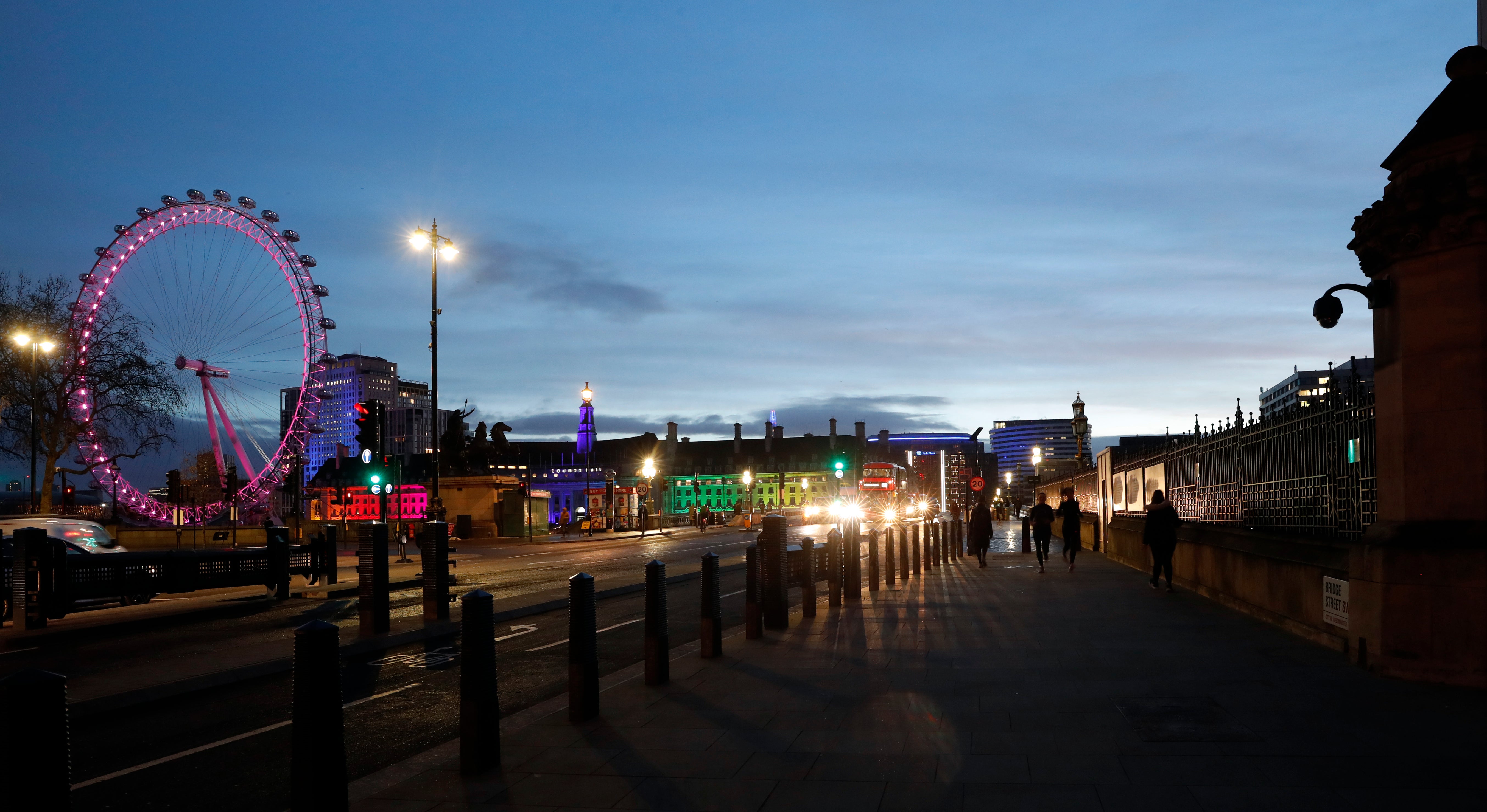 Virus Outbreak Britain Daily Life