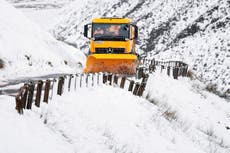 UK weather: Weekend weather warnings in place as snow continues