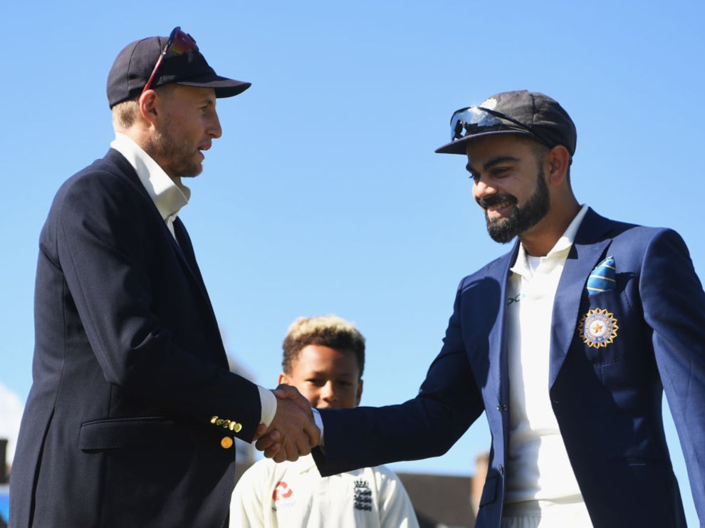 Joe Root and Virat Kohli shake hands in 2018