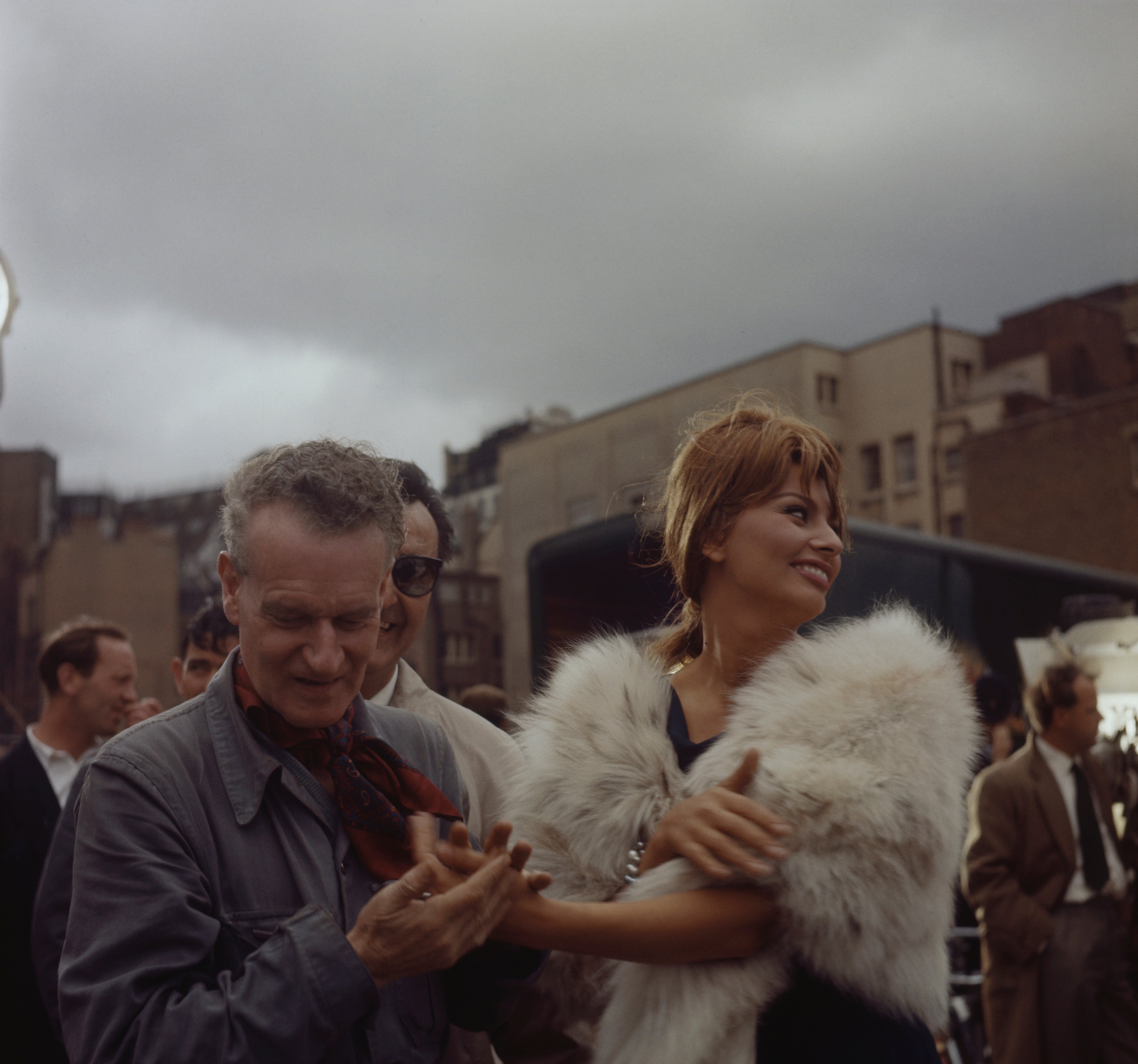 Loren with English director Anthony Asquith on the set of ‘The Millionairess’ in 1960