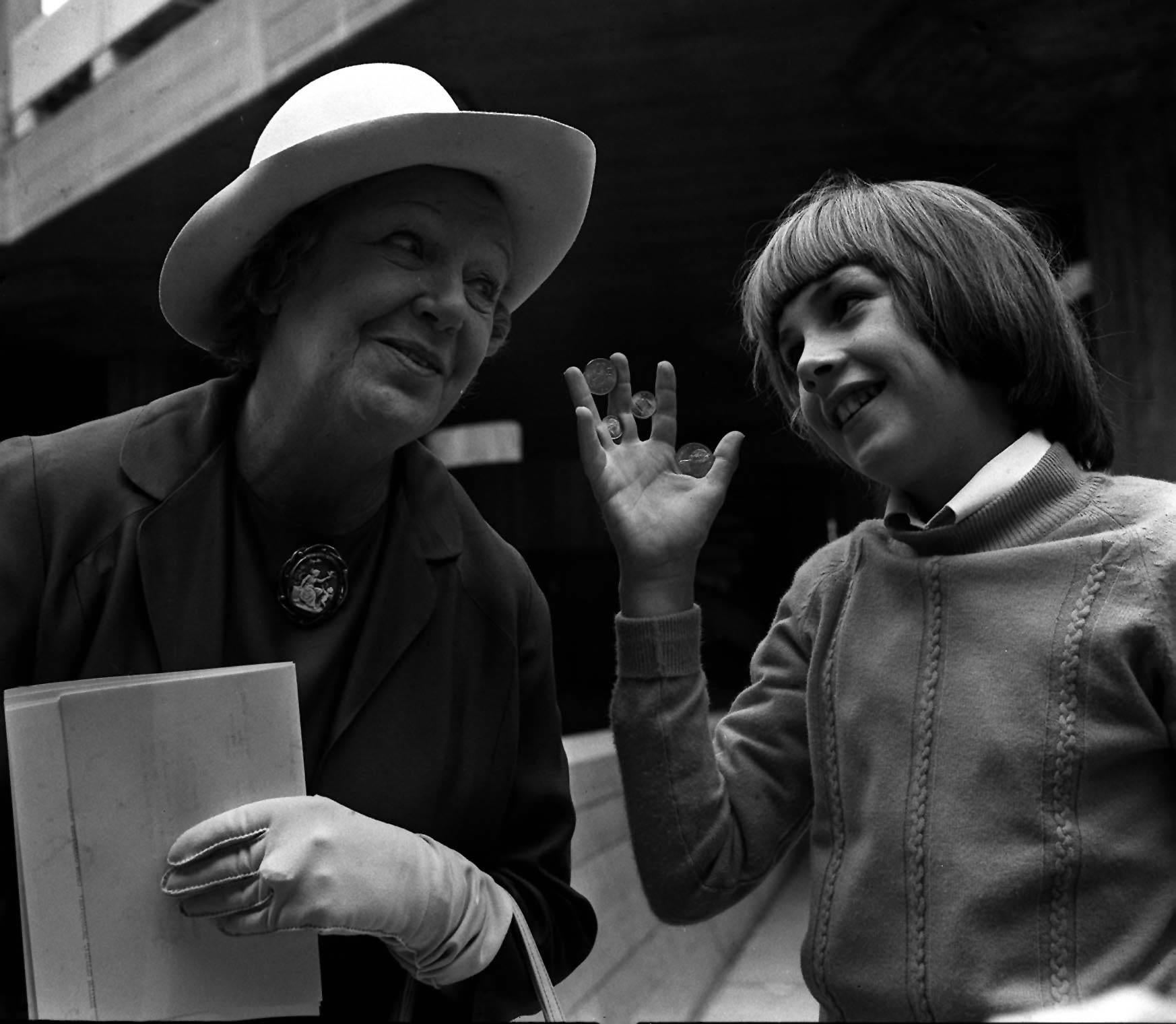 Doris Hare and Christopher Ellis, stars of a 25-minute film called ‘Granny Gets the Point’, which shows the reaction of a typical family to the changeover to decimal currency