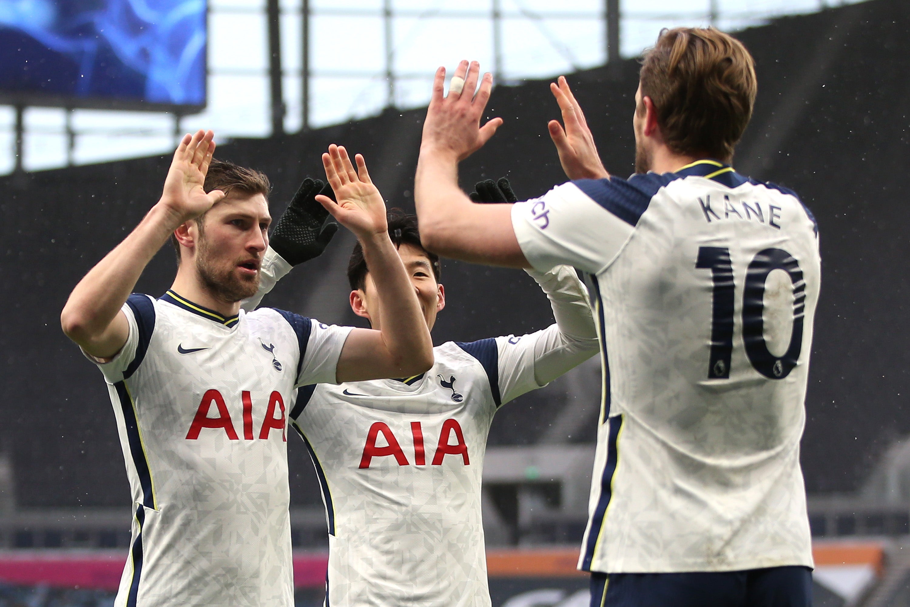 Harry Kane celebrates after scoring Tottenham’s first goal