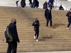 Kamala Harris: Secret Service struggle to keep up as VP jogs up steps of Lincoln Memorial 