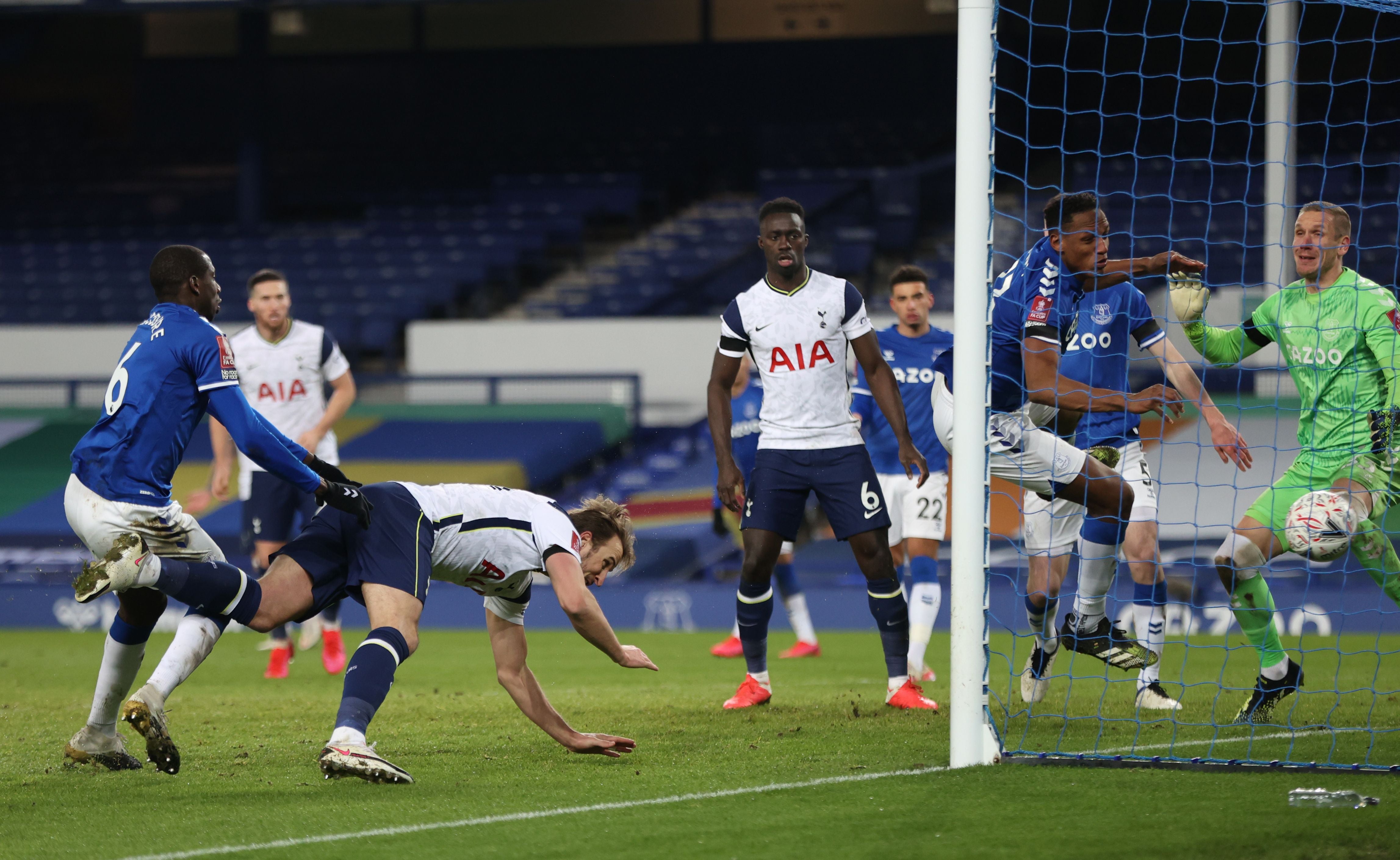 Harry Kane’s diving header made it 4-4 in the second half of normal time