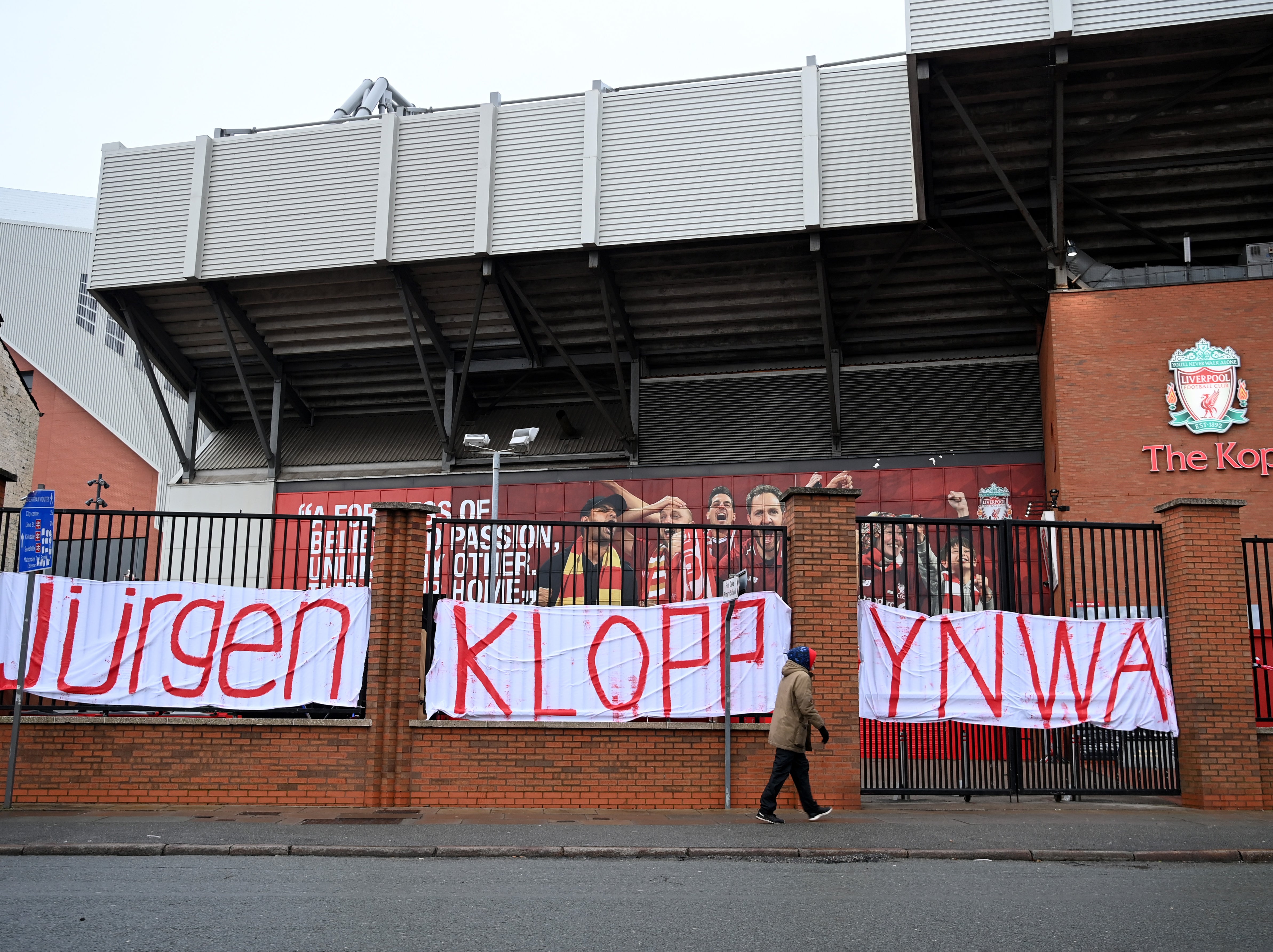 Fans unfurled a banner in support of coach Jurgen Klopp at Anfield