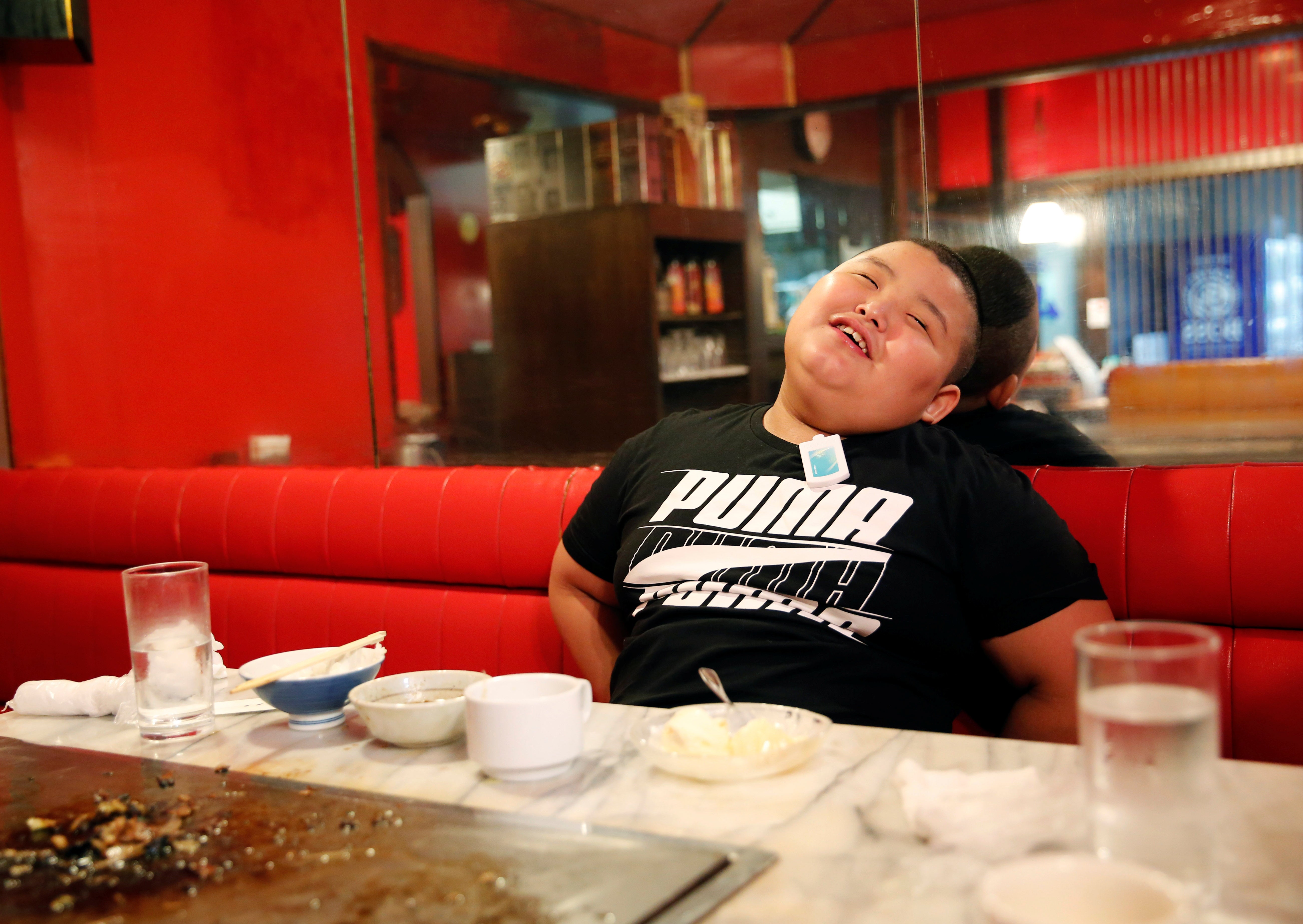 Kyuta is treated to a steak meal by his father at 'Chime' restaurant in Tokyo