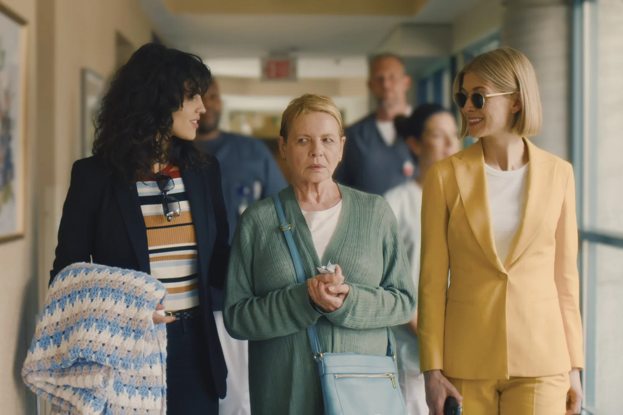 Marla (Rosamund Pike) and Fran (Eiza González) target Jennifer (Dianne Wiest), who’s what they call a “cherry” – rich in savings and poor in family connections