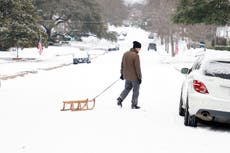 Texas family forced to ration oxygen for their baby amid power outage