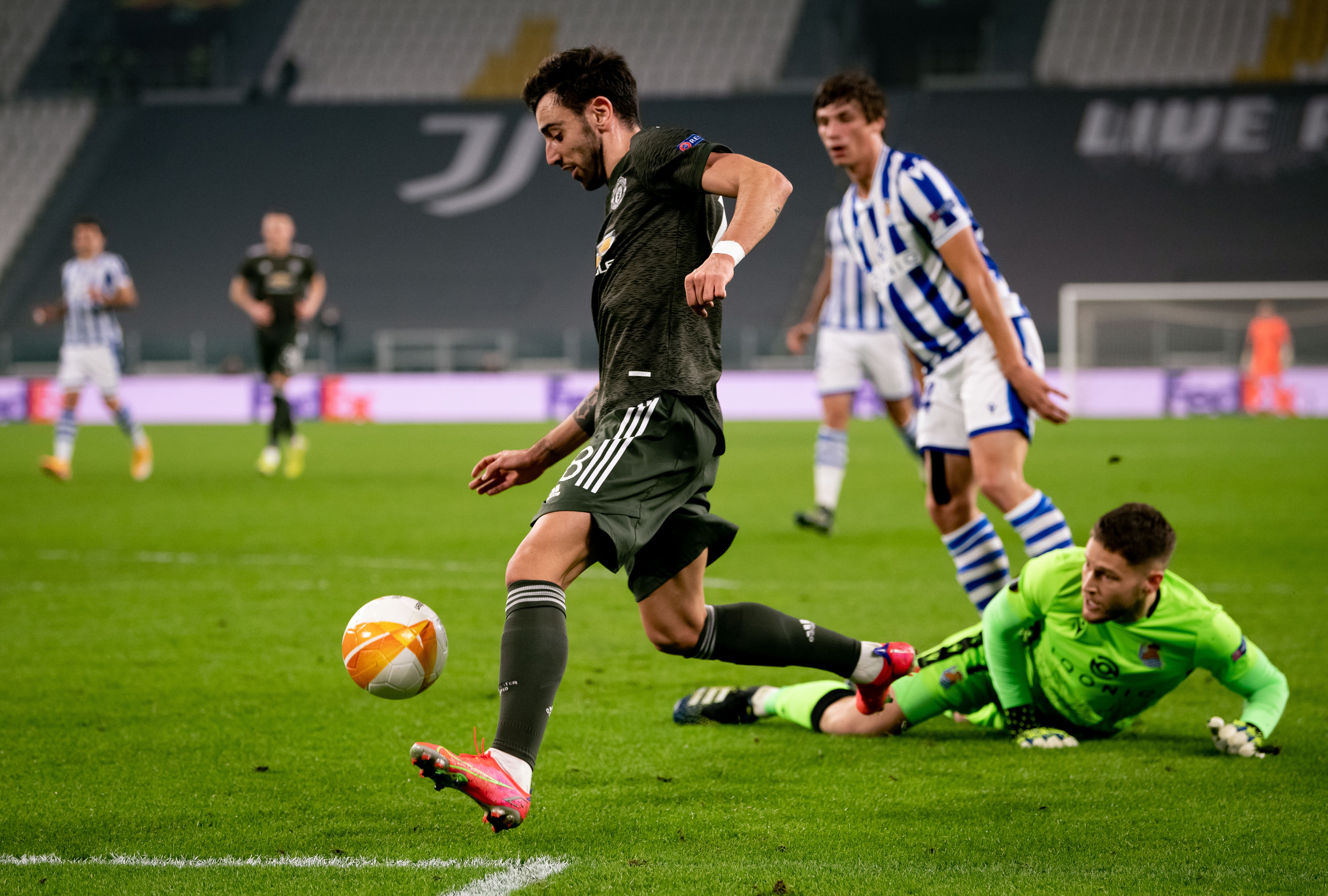 Bruno Fernandes nets his and Man United’s first goal of the night