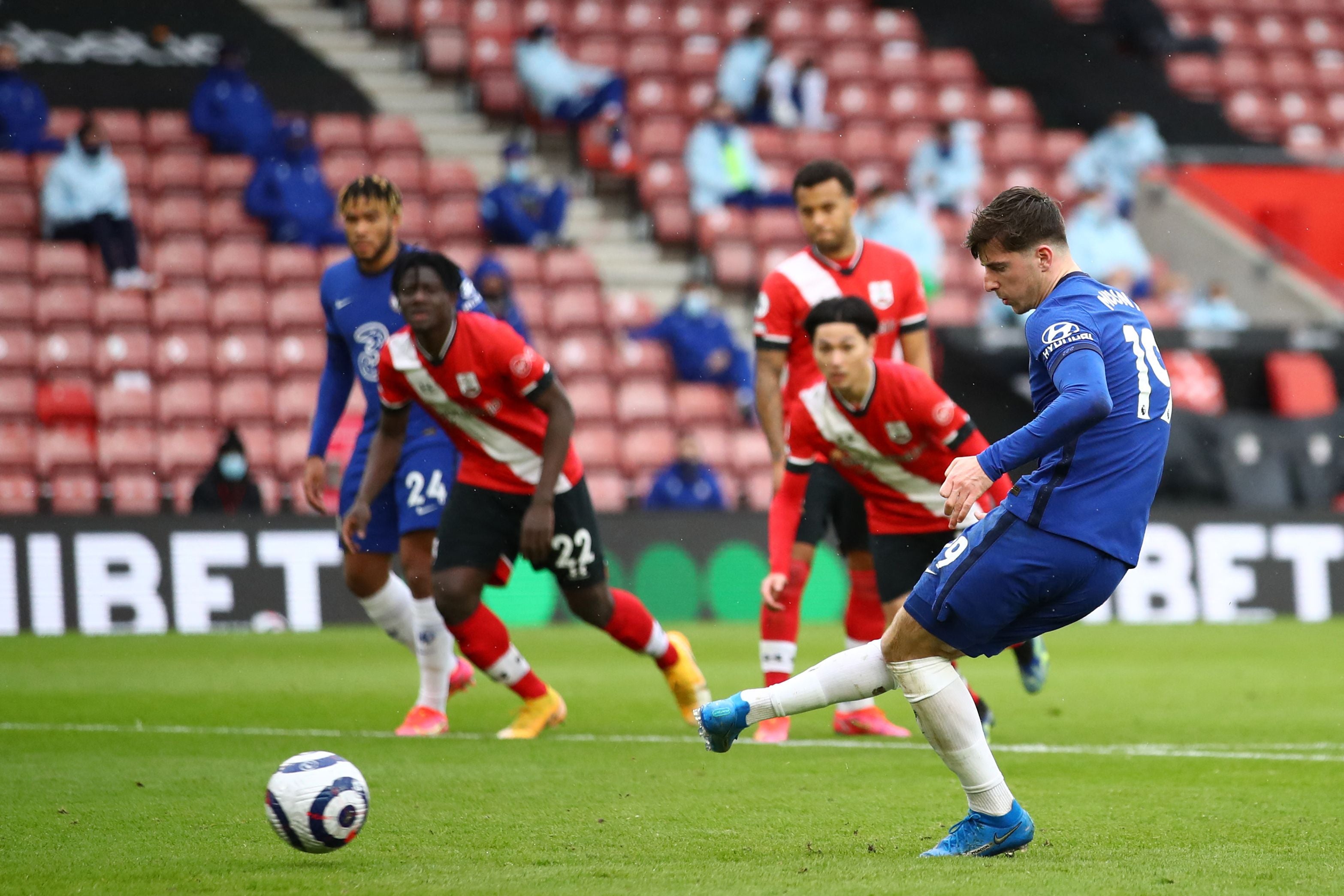 Mason Mount converts from the spot