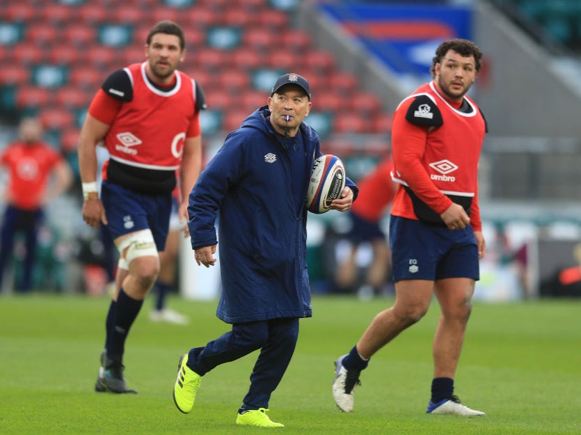 Eddie Jones leads England training