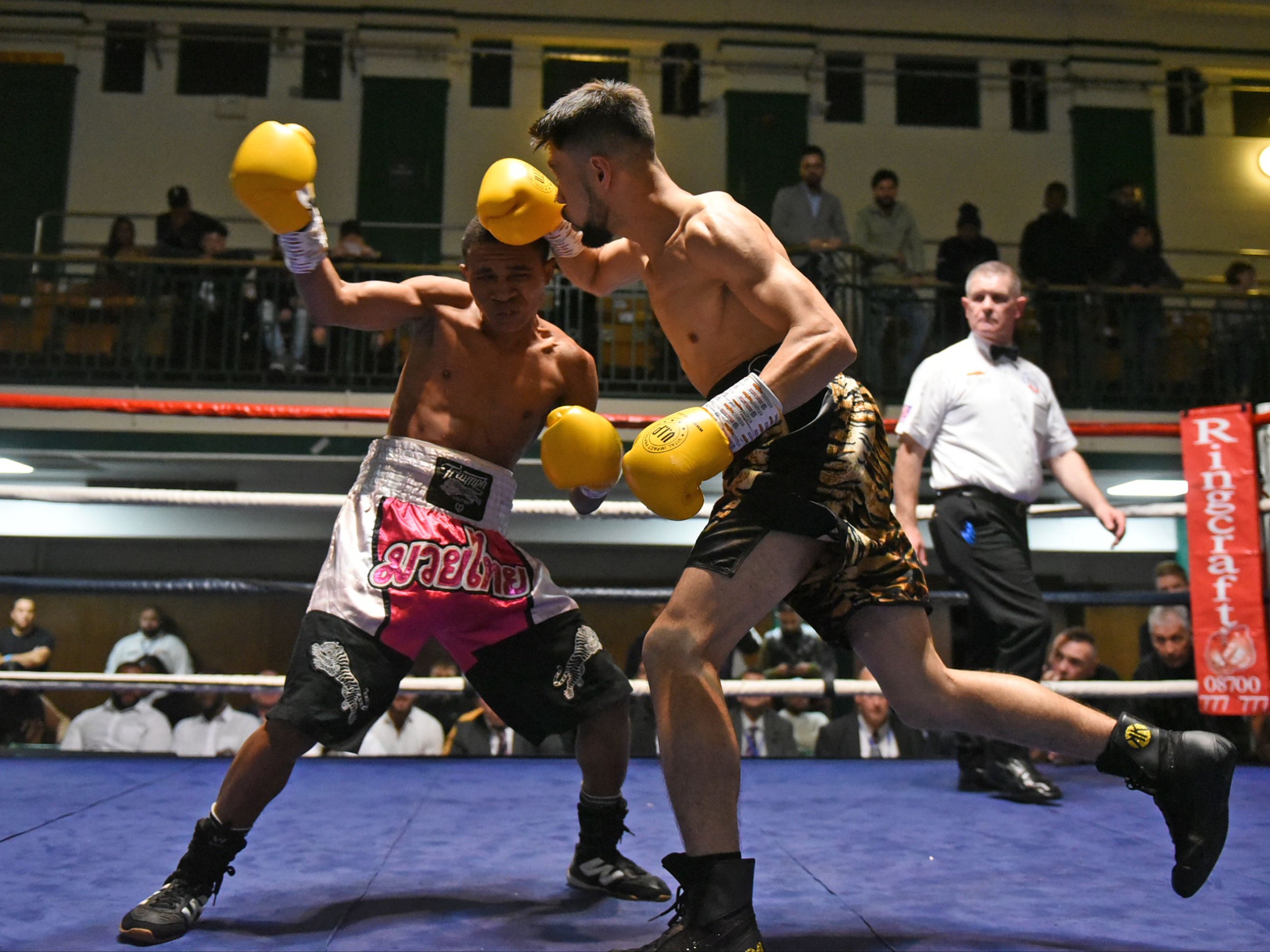 Kaisy Khademi (R) defeats Jemsi Kibazange