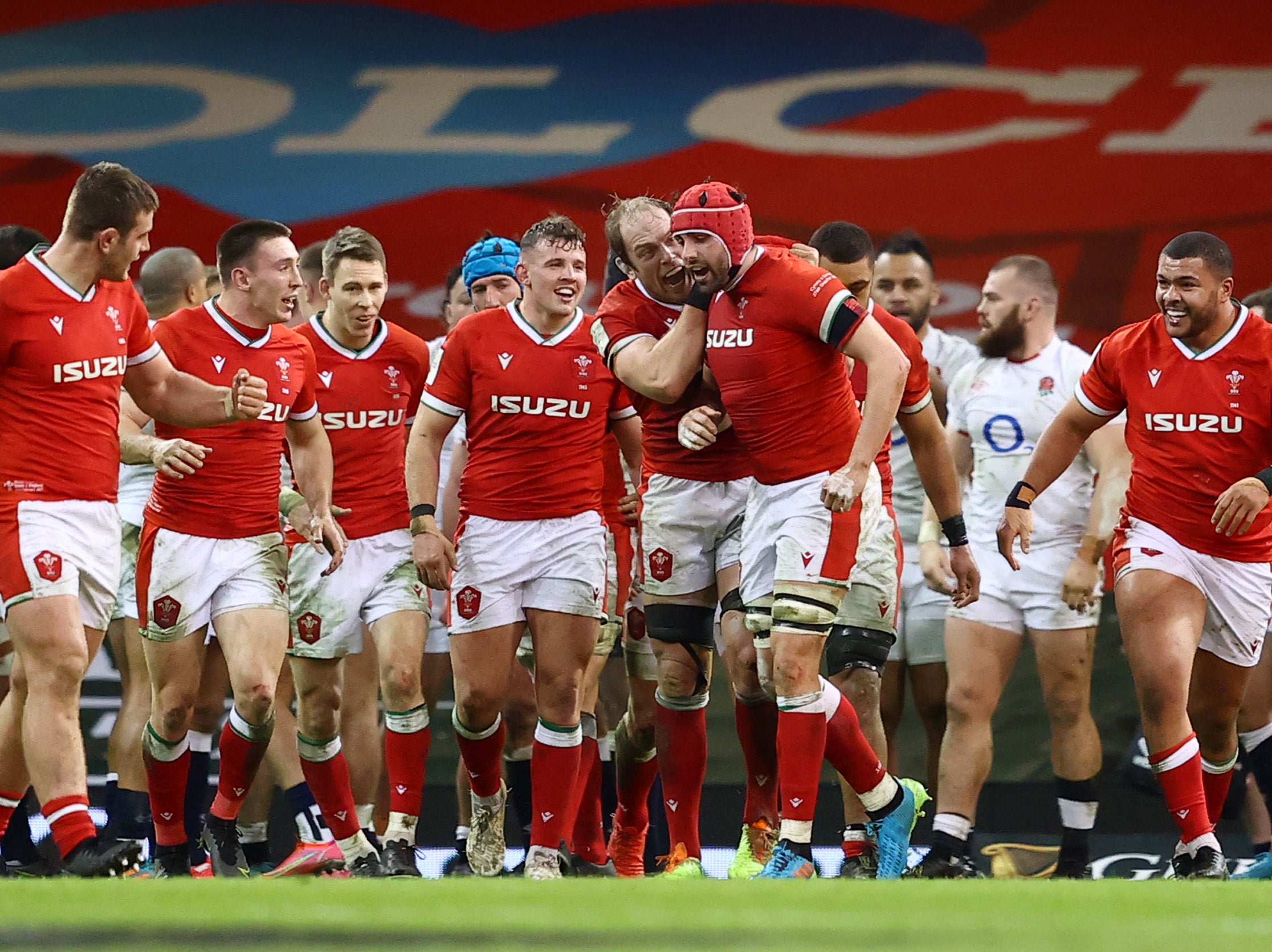 Wales players celebrate their victory over England