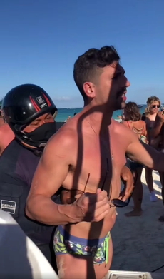 Crowd in Mexico stops gay couple from being arrested as they chant ‘I’m gay too’ at cops