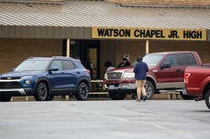 Boy shot at Arkansas junior high dies