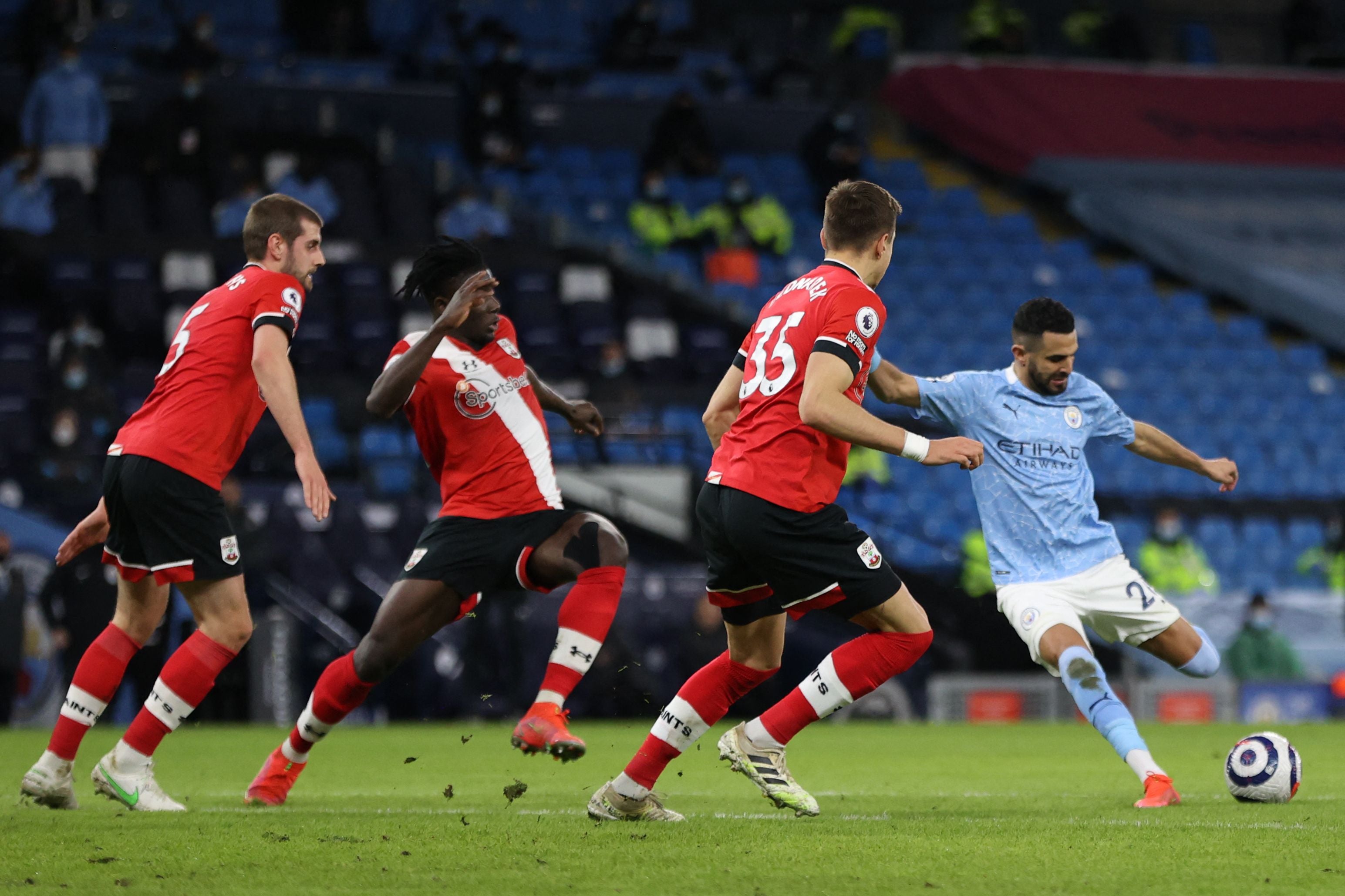 Riyad Mahrez scores his brilliant first goal