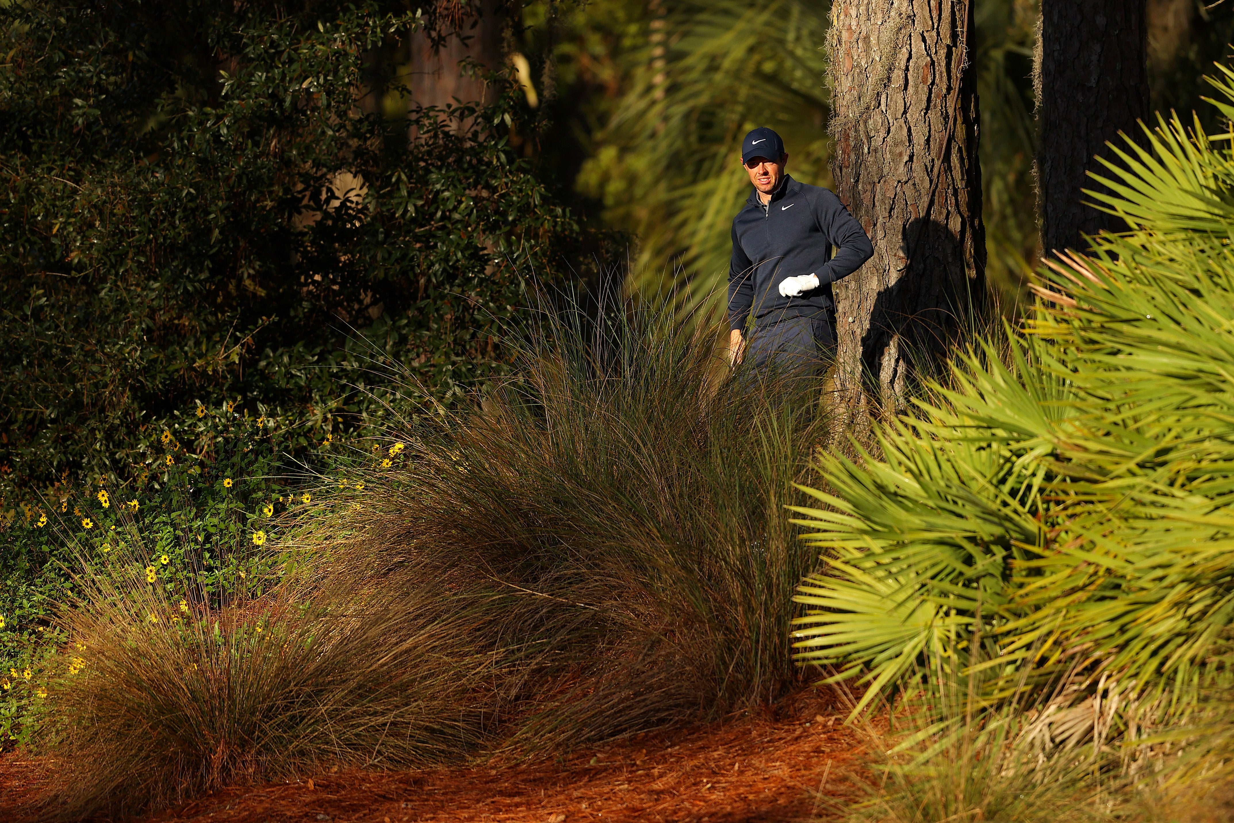 Rory McIlroy in trouble on the opening 10th hole