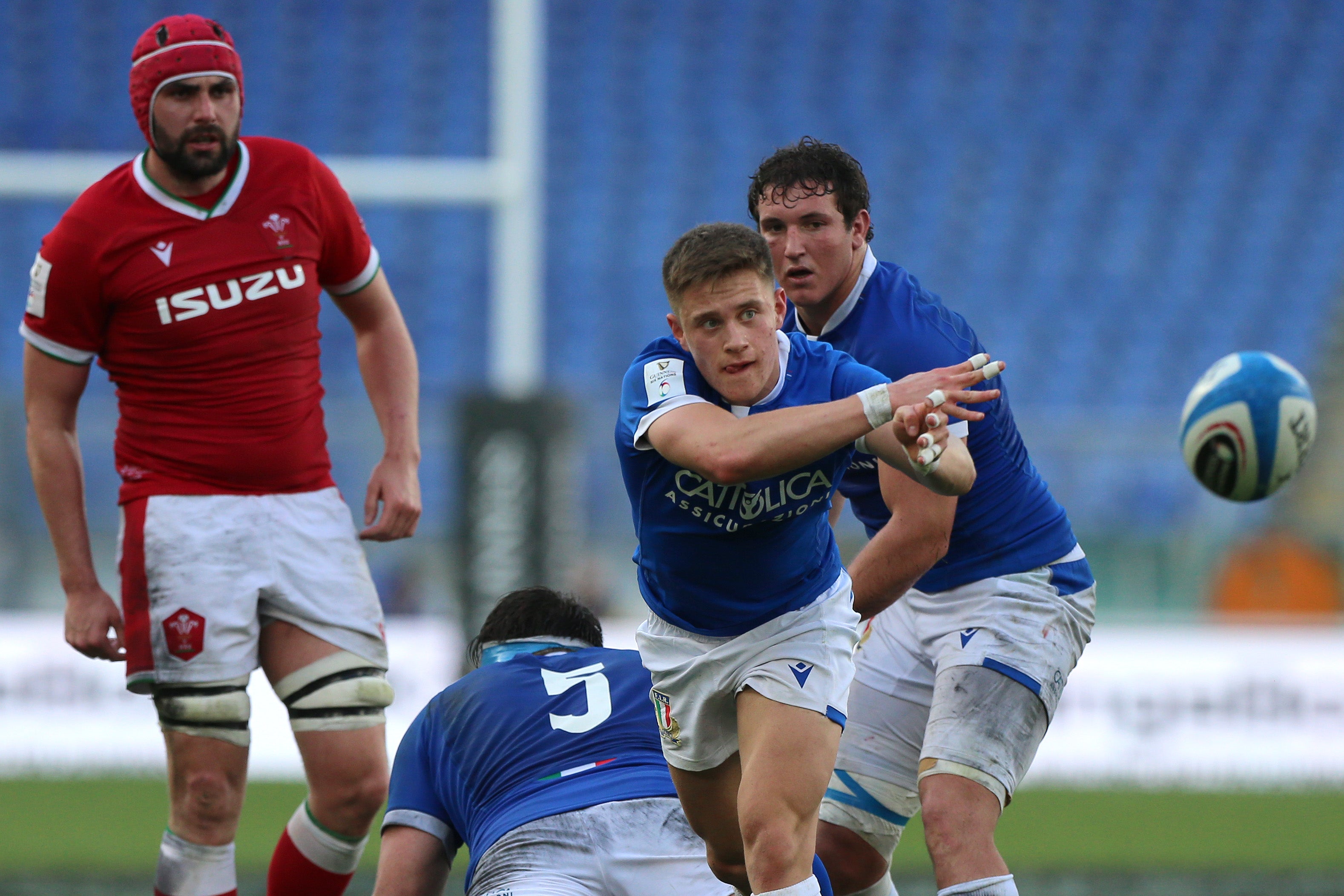 Stephen Varney at scrum-half for Italy