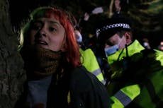 ‘We do all worry it could have been us’: Hundreds descend on Clapham Common for Sarah Everard vigil as police treatment sparks anger