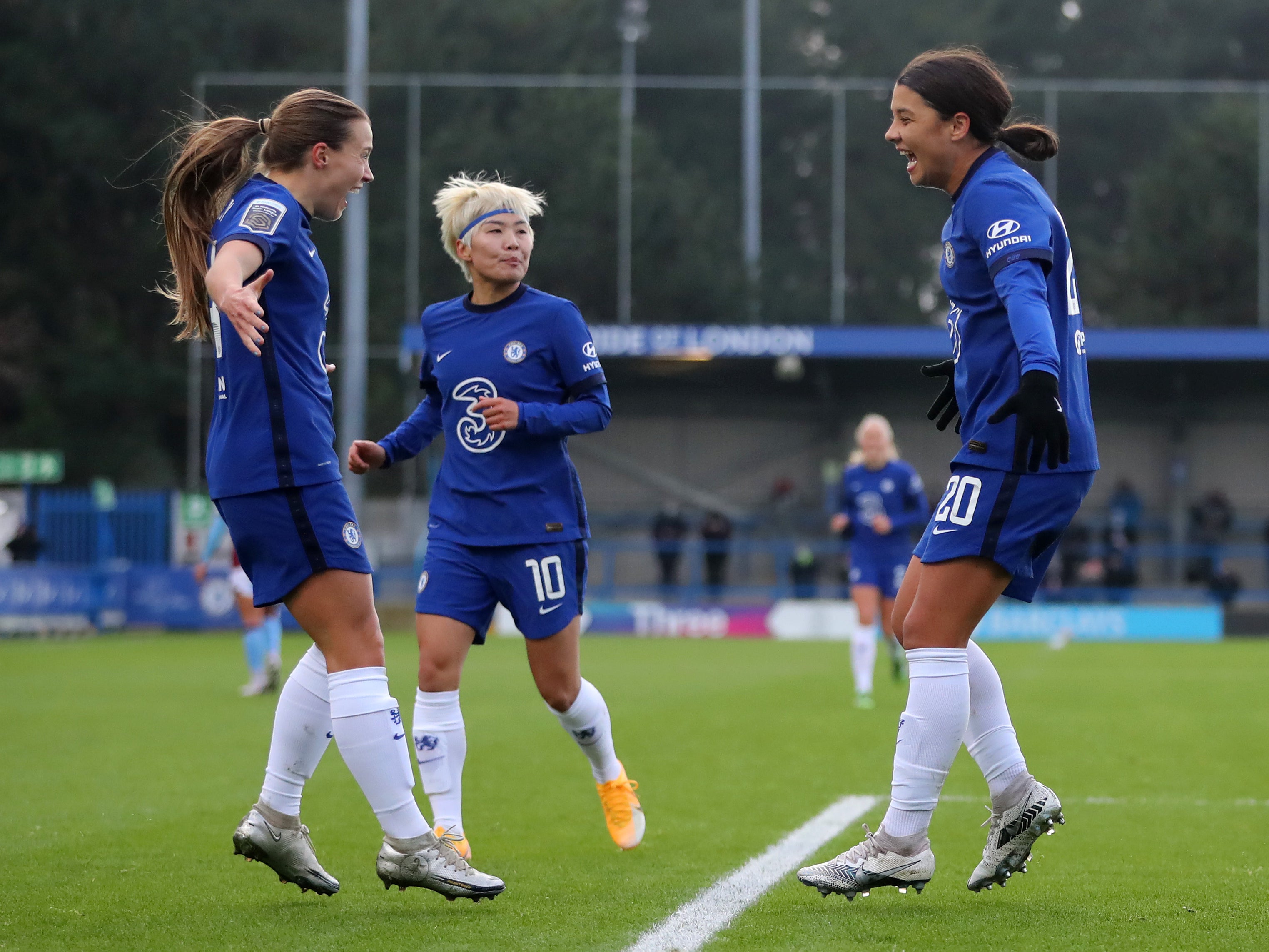 Fran Kirby and Sam Kerr celebrate