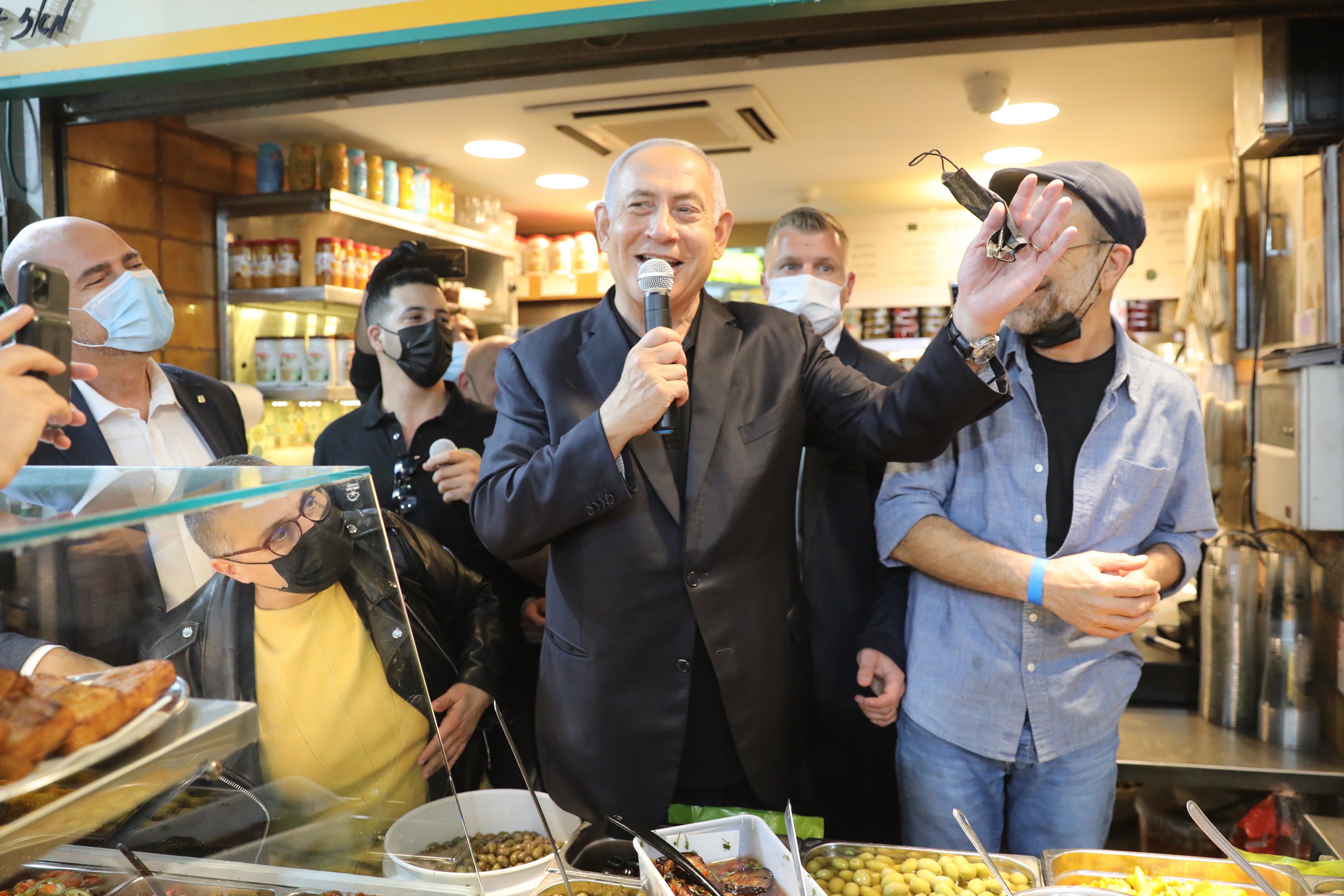 Benjamin Netanyahu visits the Mahane Yehuda Market as part of his elections campaign in Jerusalem