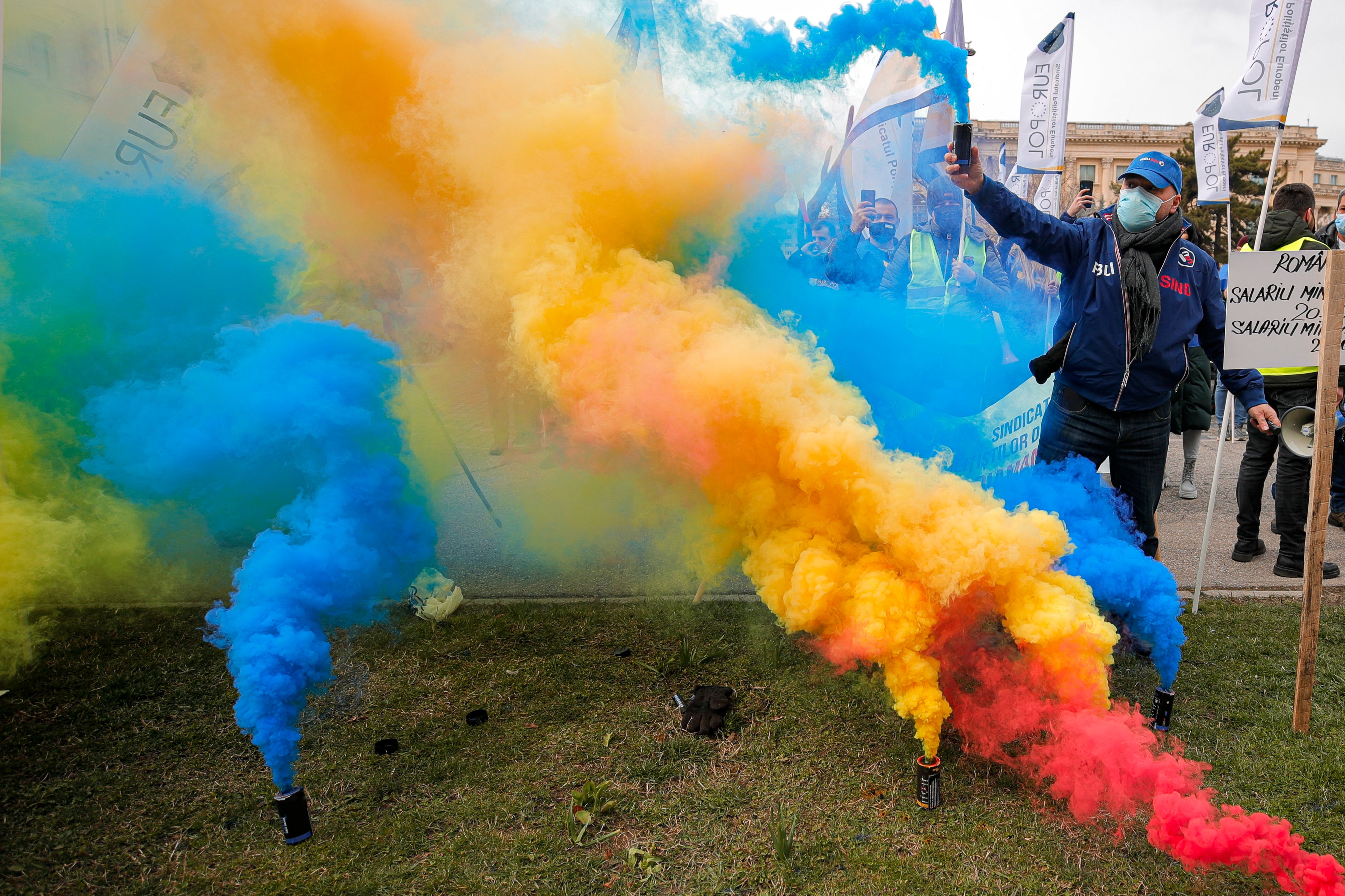 Virus Outbreak Romania Police Protest