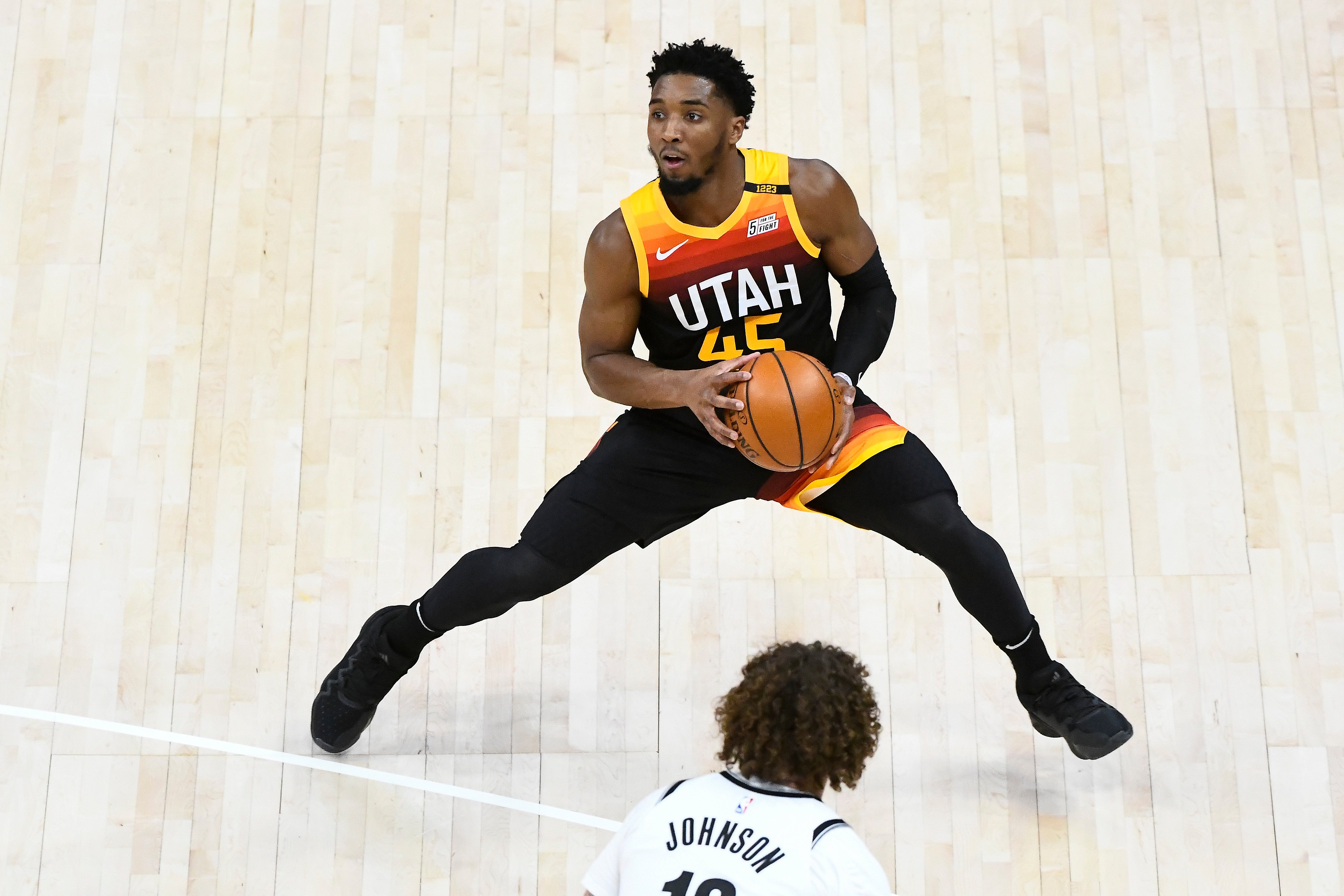 The Jazz’s Donovan Mitchell was among players posting prayer emojis after emergency landing