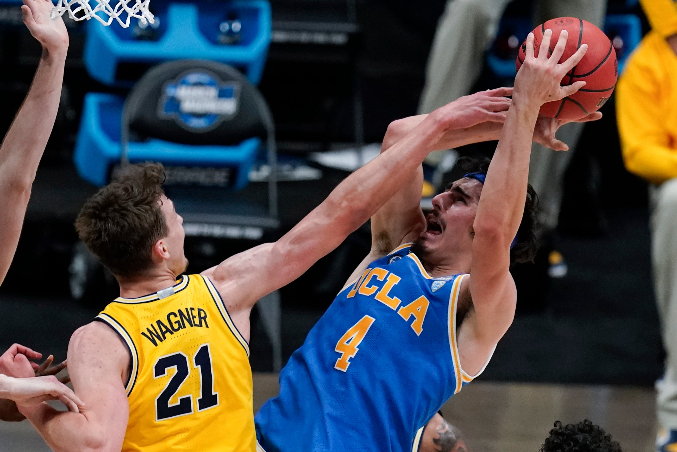 APTOPIX NCAA UCLA Michigan Basketball