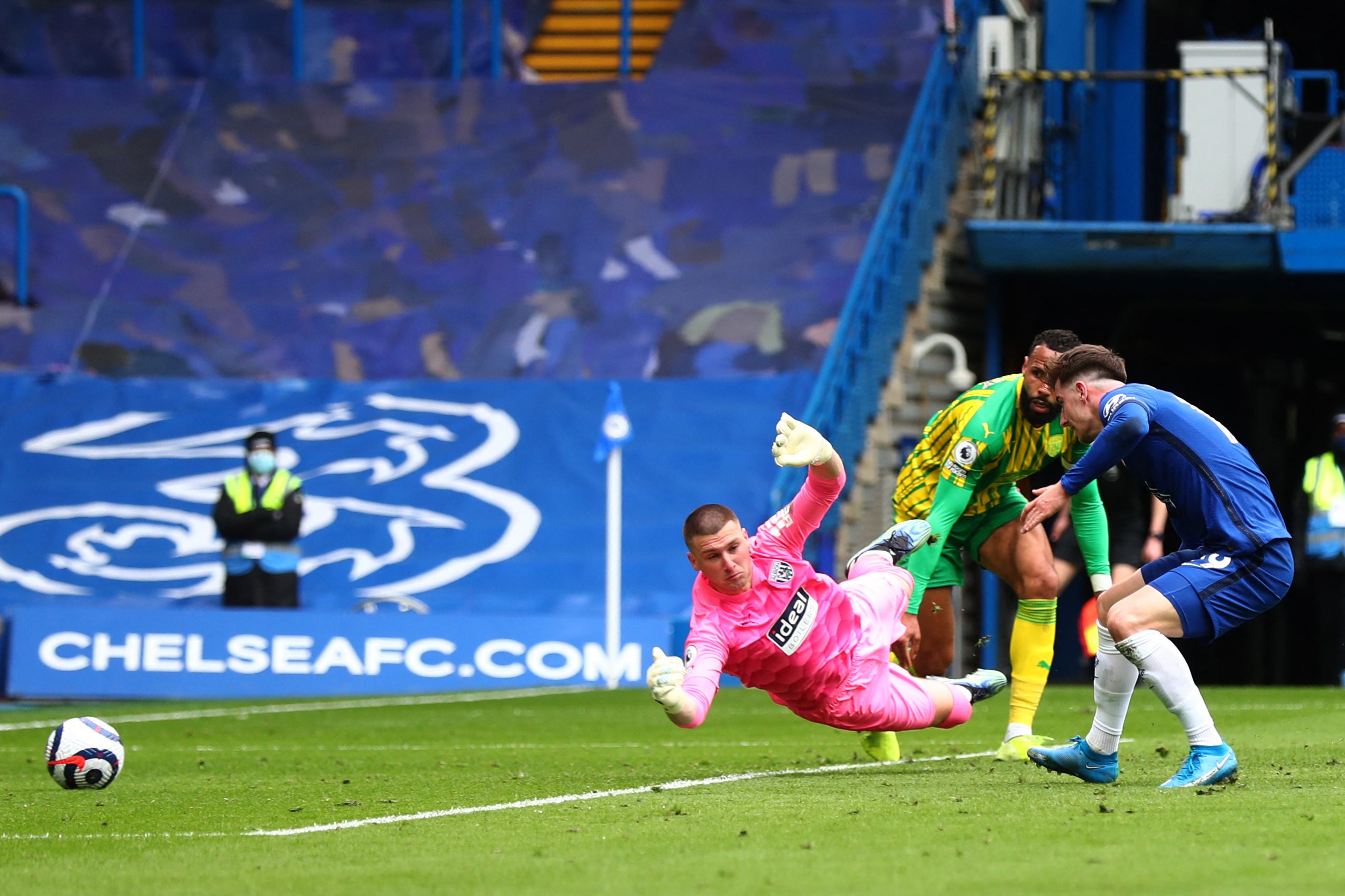 Mason Mount pulls one back for Chelsea