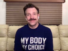 Jason Sudeikis wears ‘my body, my choice’ jumper at SAG Awards