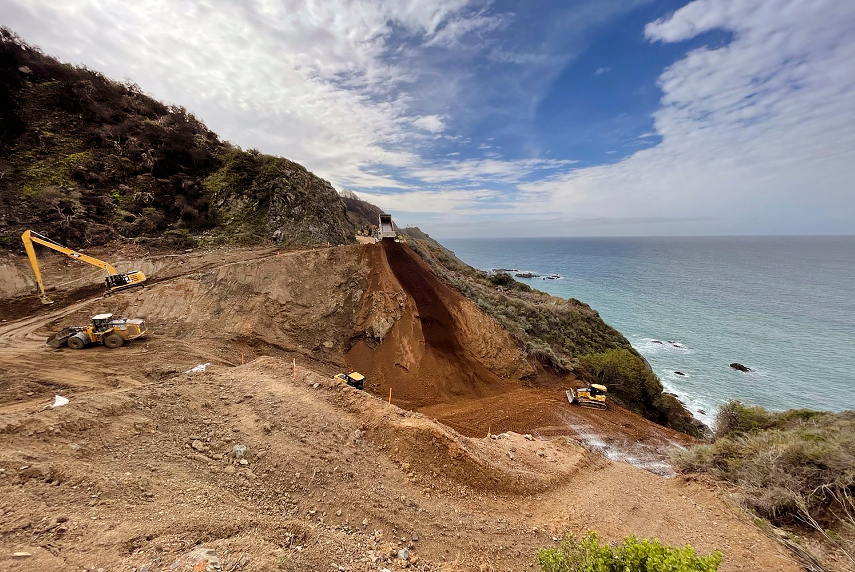 Big Sur-Highway Reopens