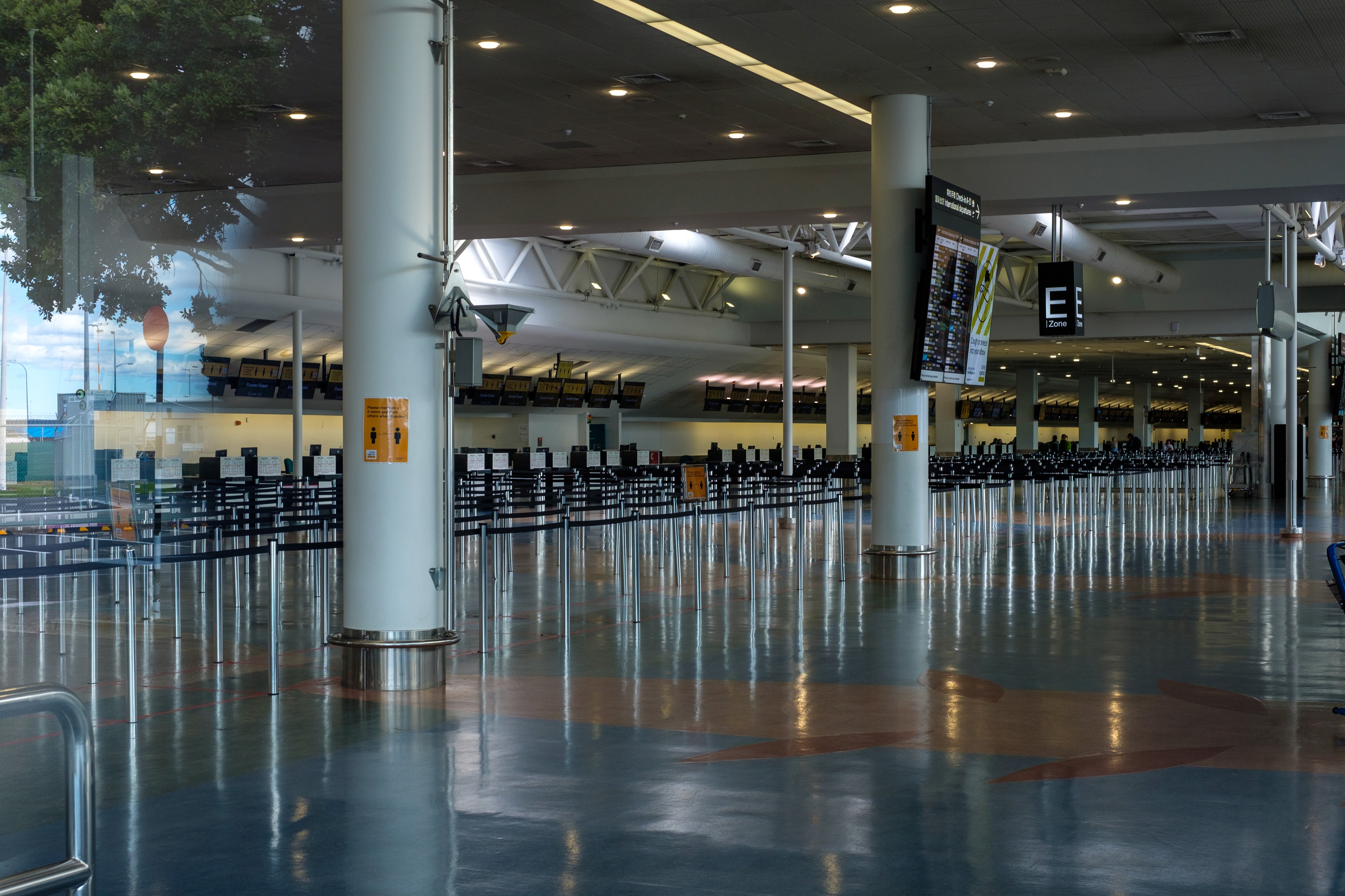 Auckland Airport departures lounge