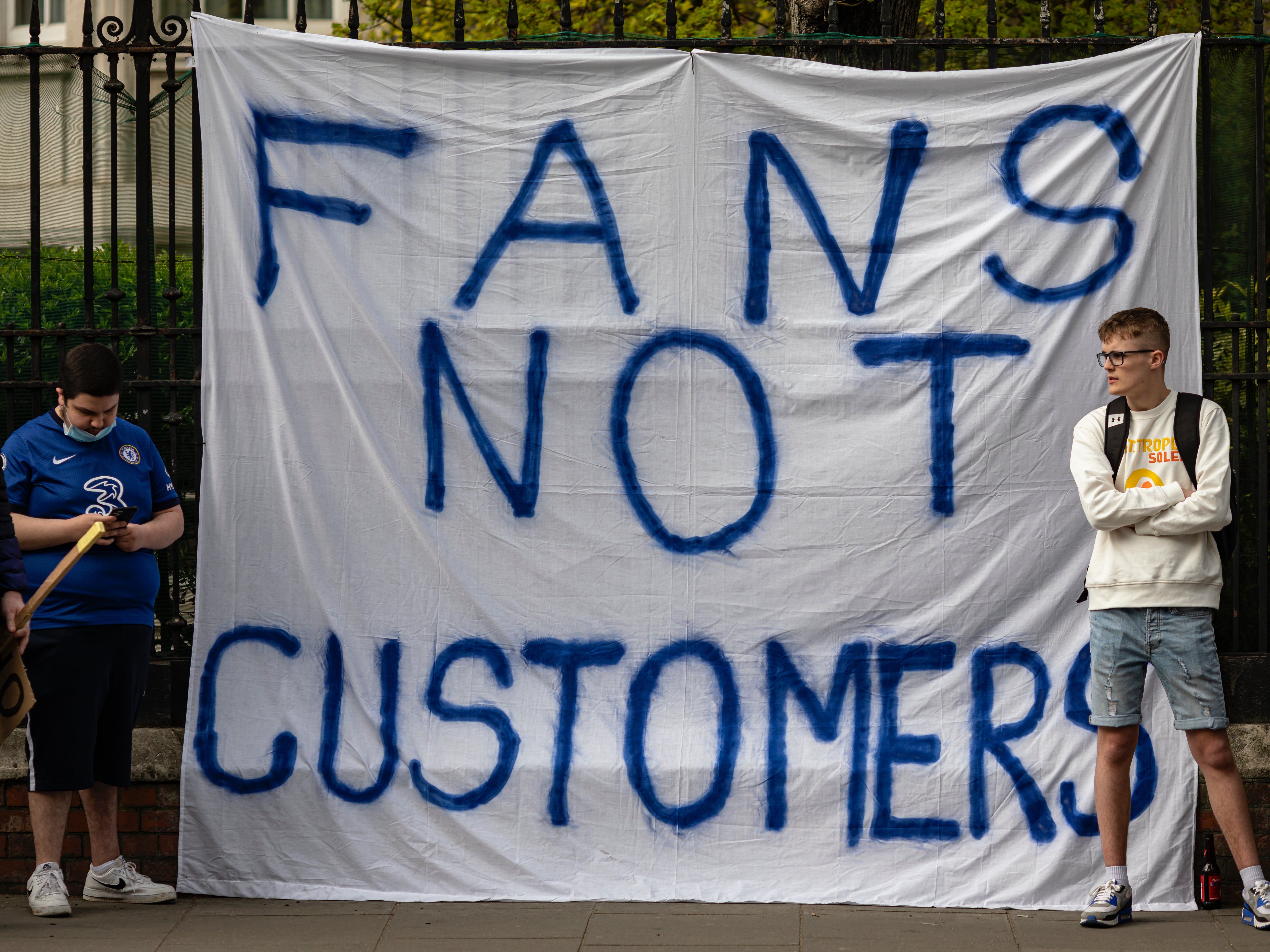 Chelsea fans protest against the Super League