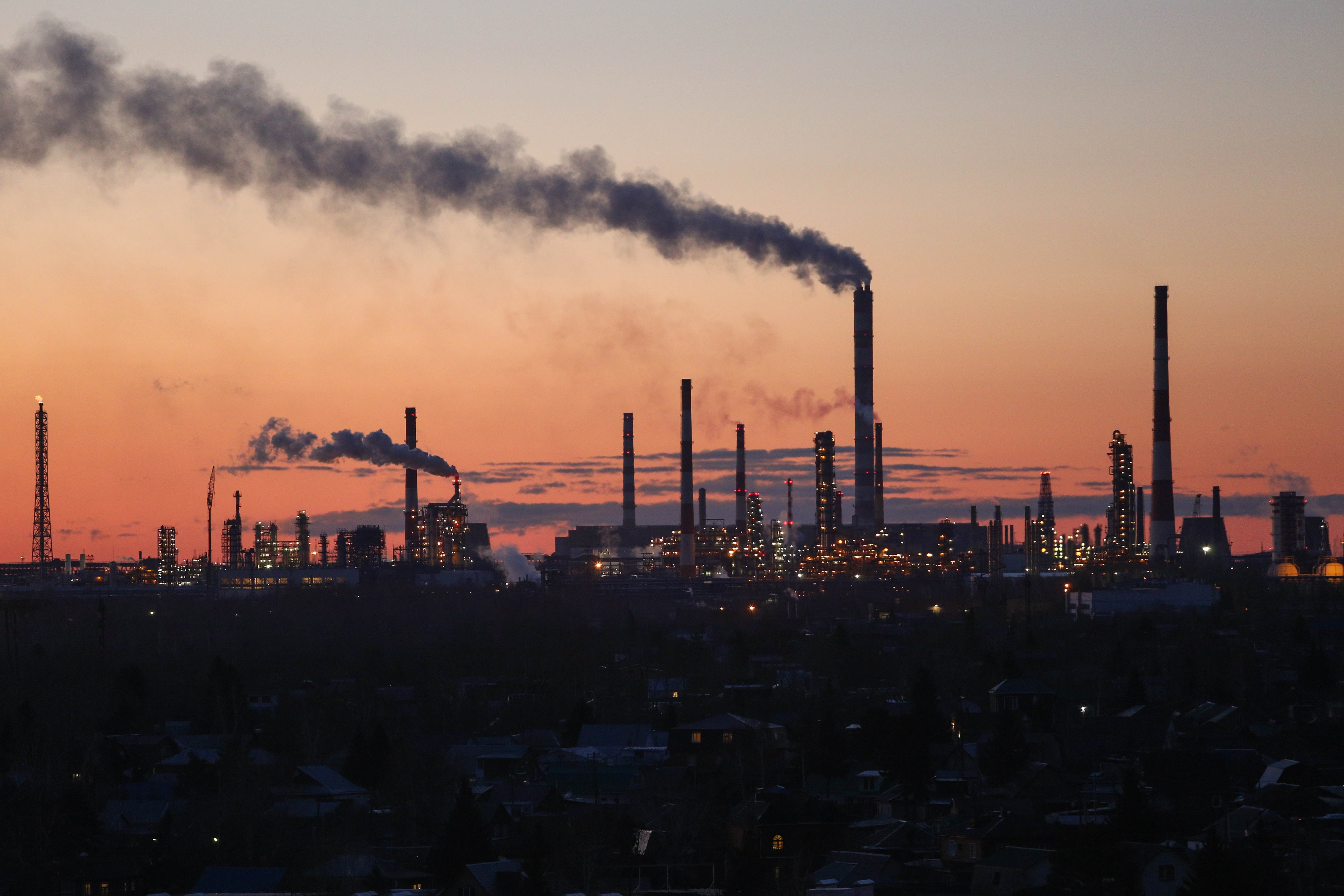 Scientists have confirmed that the maximum acceptable concentration of ammonia and hydrogen sulphide in the air has been exceeded by the Omsk Refinery