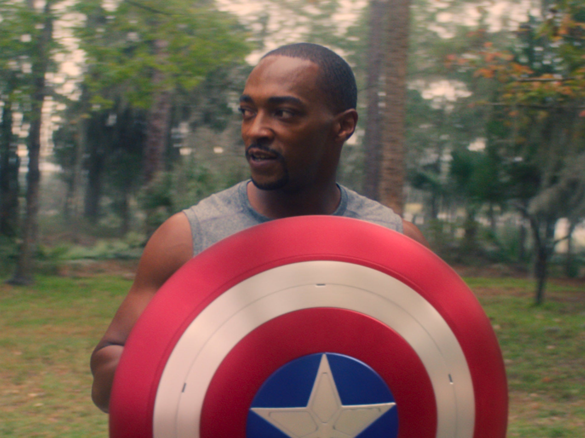 Anthony Mackie en El halcón y el soldado de invierno