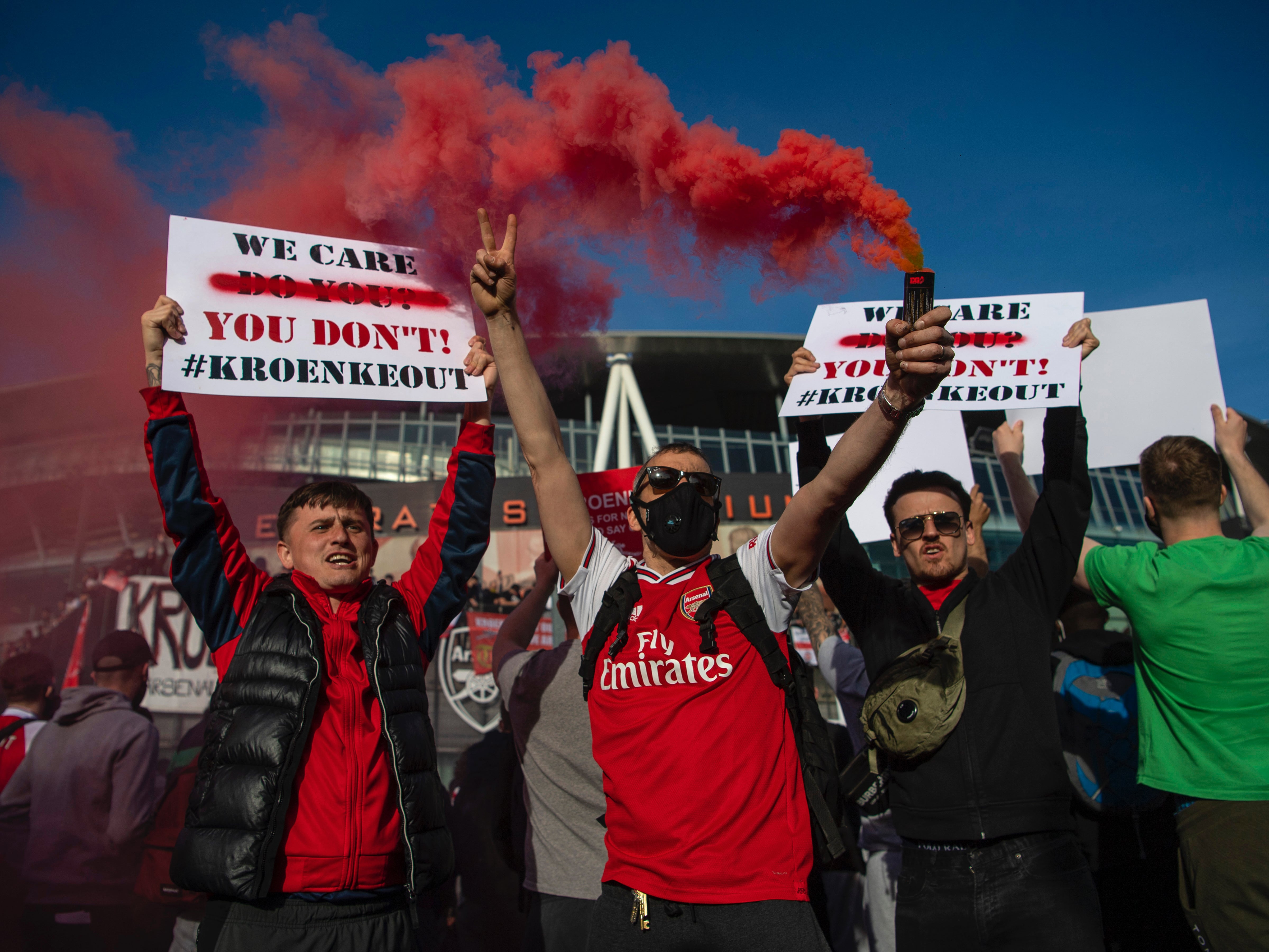 Arsenal fans protest against owner Stan Kroenke