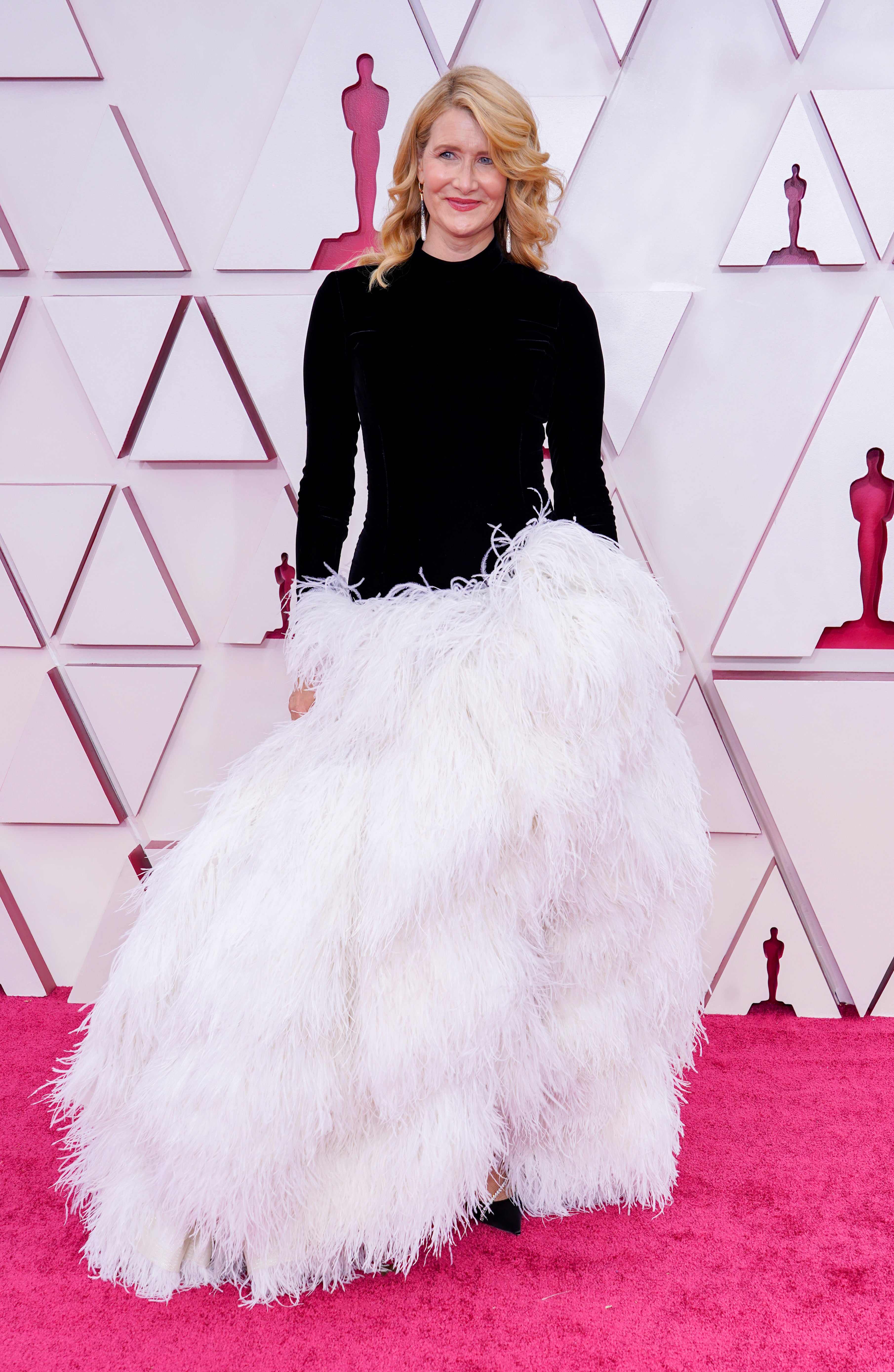 Laura Dern at the awards wearing Oscar de la Renta