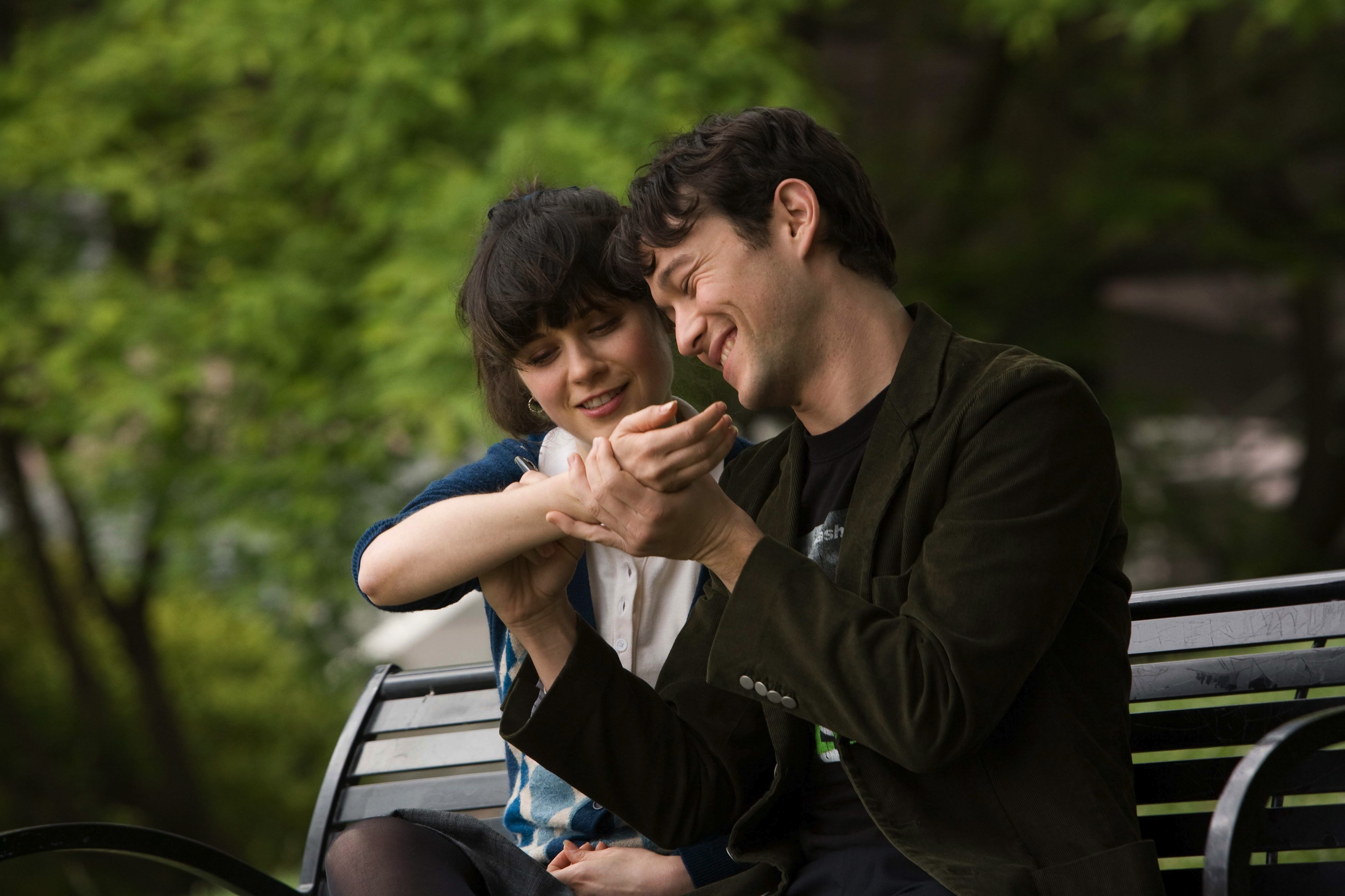 Zooey Deschanel and Joseph Gordon-Levitt in (500) Days of Summer