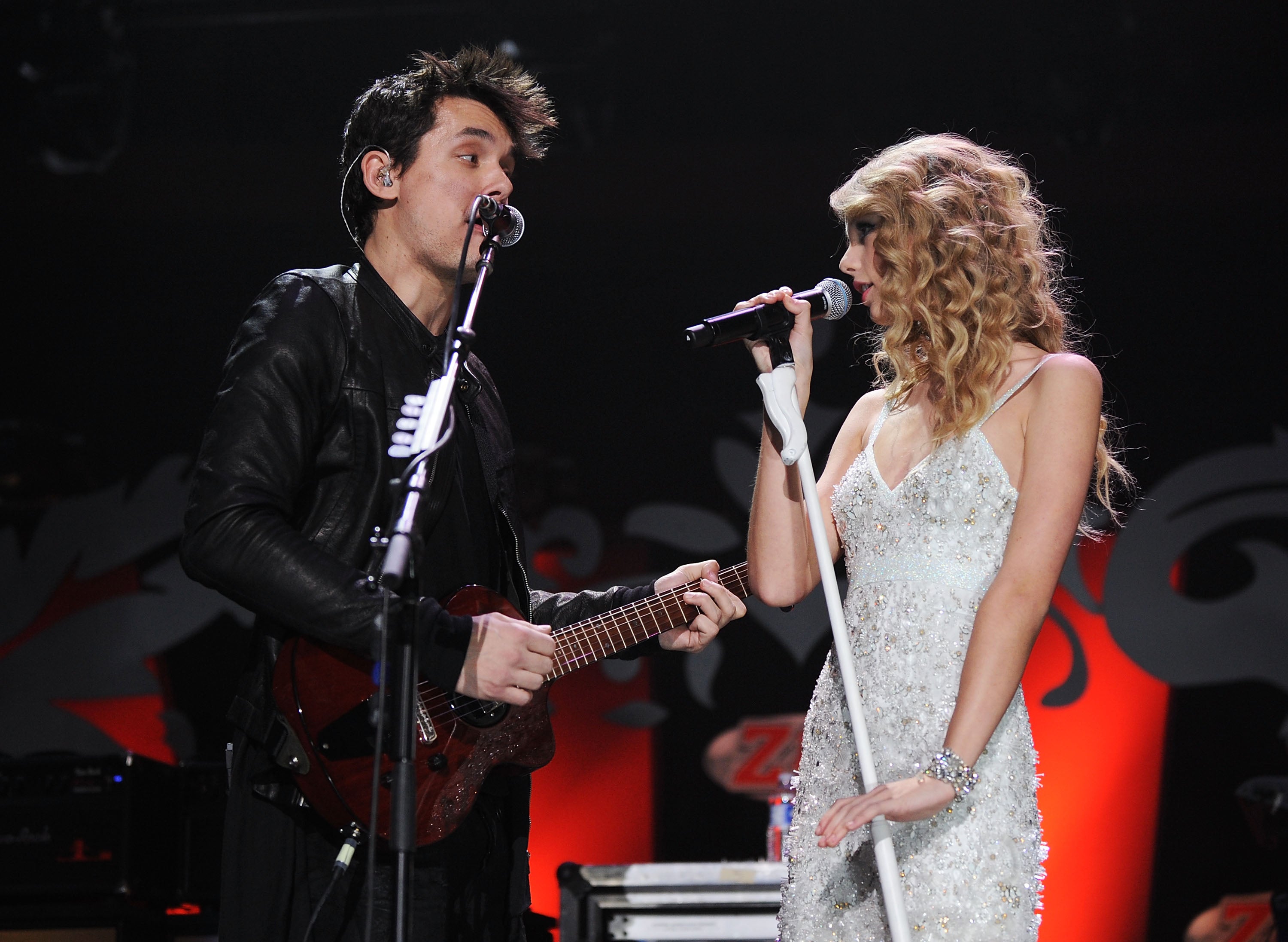 Mayer on stage with former partner Taylor Swift in 2009